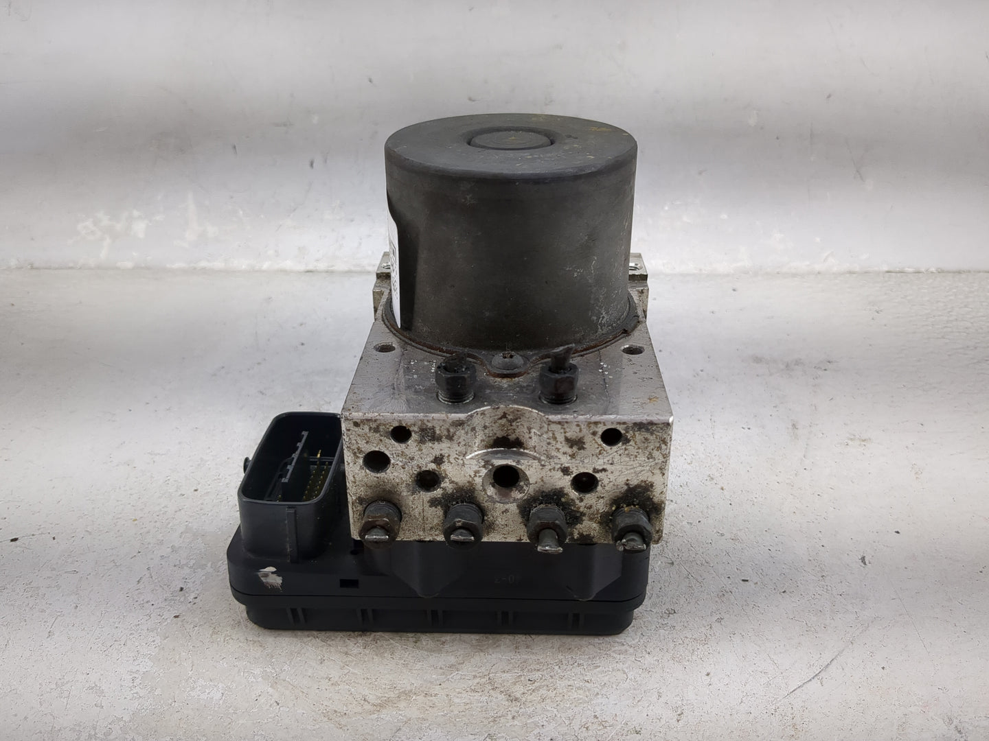 2012 Toyota Rav4 ABS Pump Control Module Replacement P/N:44540-0R072 89541-0R032, 116040-31971 Fits OEM Used Auto Parts - Oe