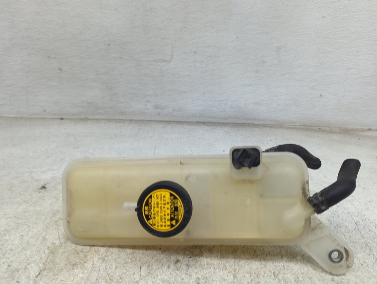 Toyota Rav4 Radiator Coolant Overflow Expansion Tank Bottle 1498836 - Oemusedautoparts1.com