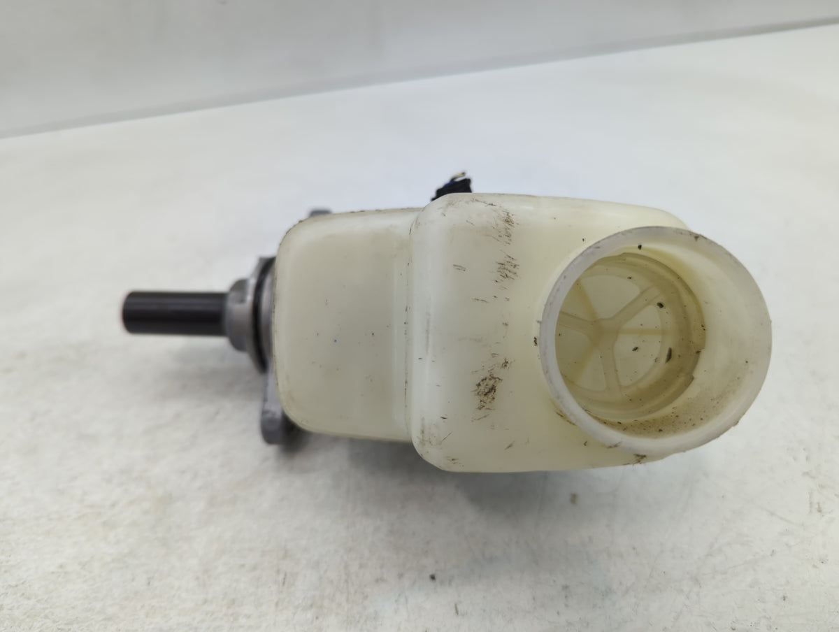 2006-2018 Toyota Rav4 Brake Master Cylinder 608770 - Oemusedautoparts1.com