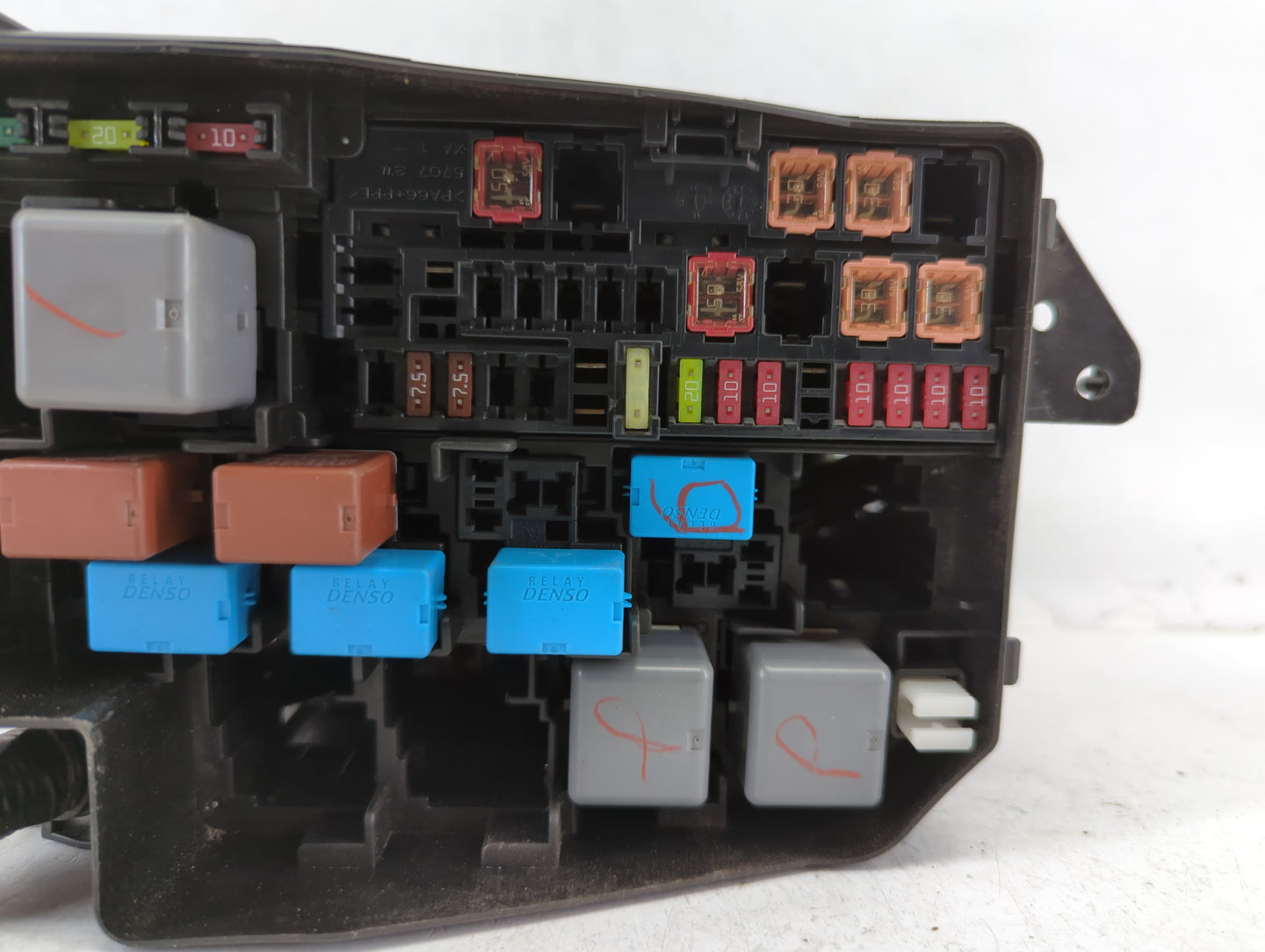 2006-2012 Toyota Rav4 Fusebox Fuse Box Panel Relay Module P/N:82662-0R031 Fits Fits 2006 2007 2008 2009 2010 2011 2012 OEM U