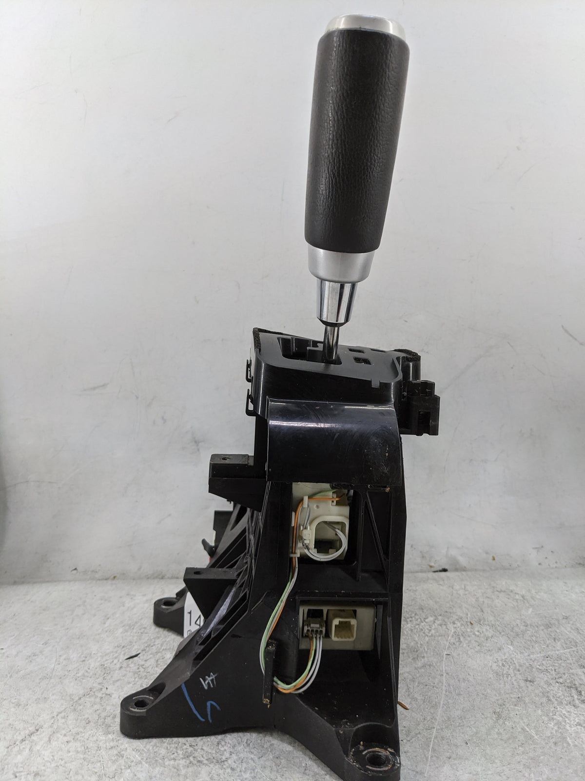 2012 Toyota Sequoia Floor Console Assembly Shifter - Oemusedautoparts1.com