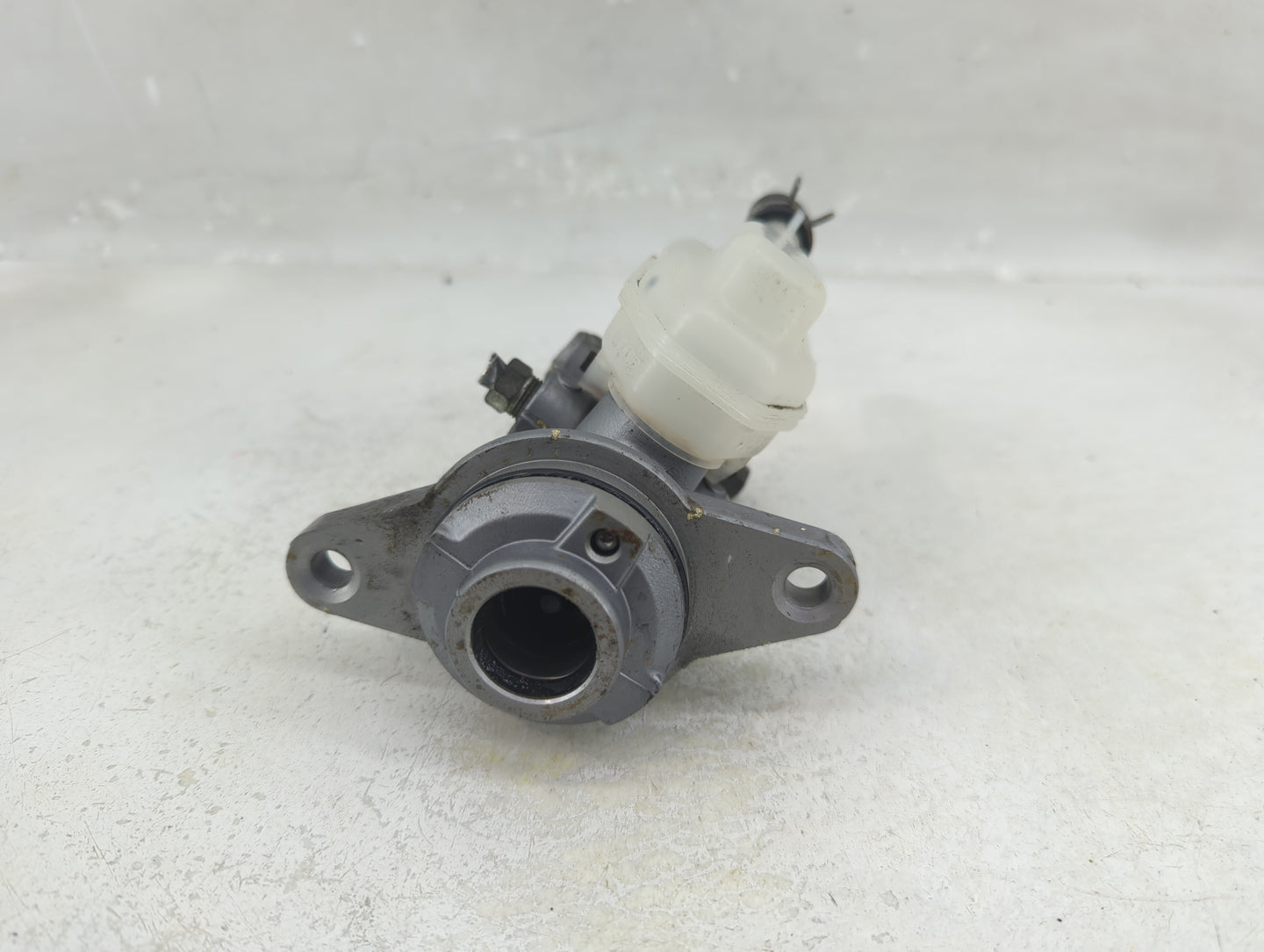 2011-2020 Toyota Sienna Brake Master Cylinder 1313838 - Oemusedautoparts1.com