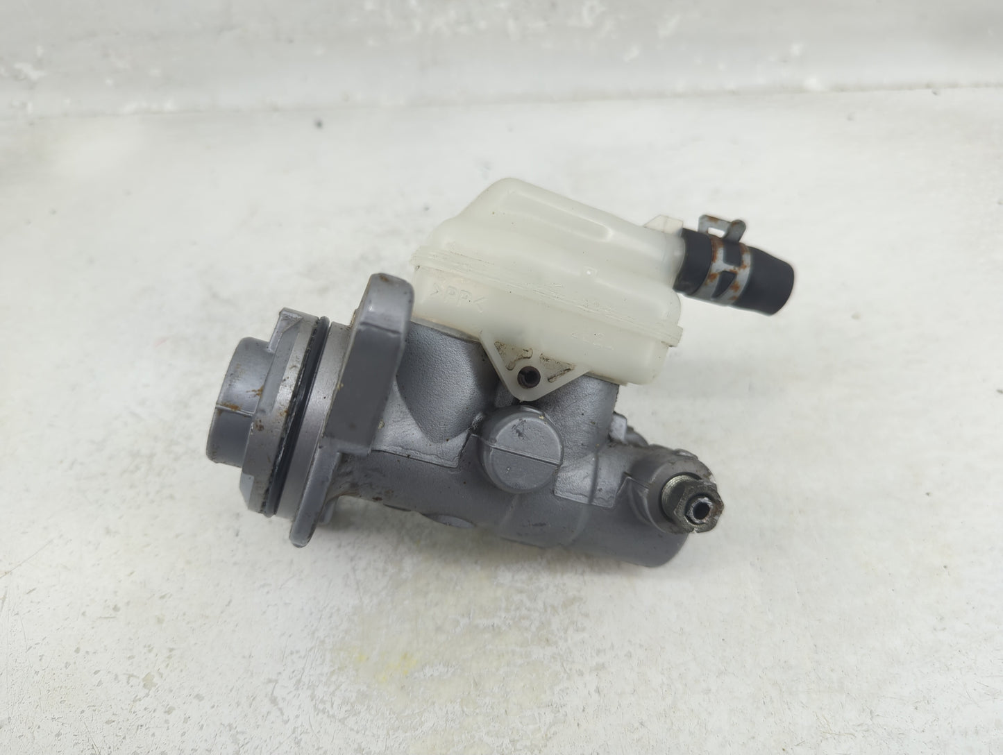 2011-2020 Toyota Sienna Brake Master Cylinder 1313838 - Oemusedautoparts1.com