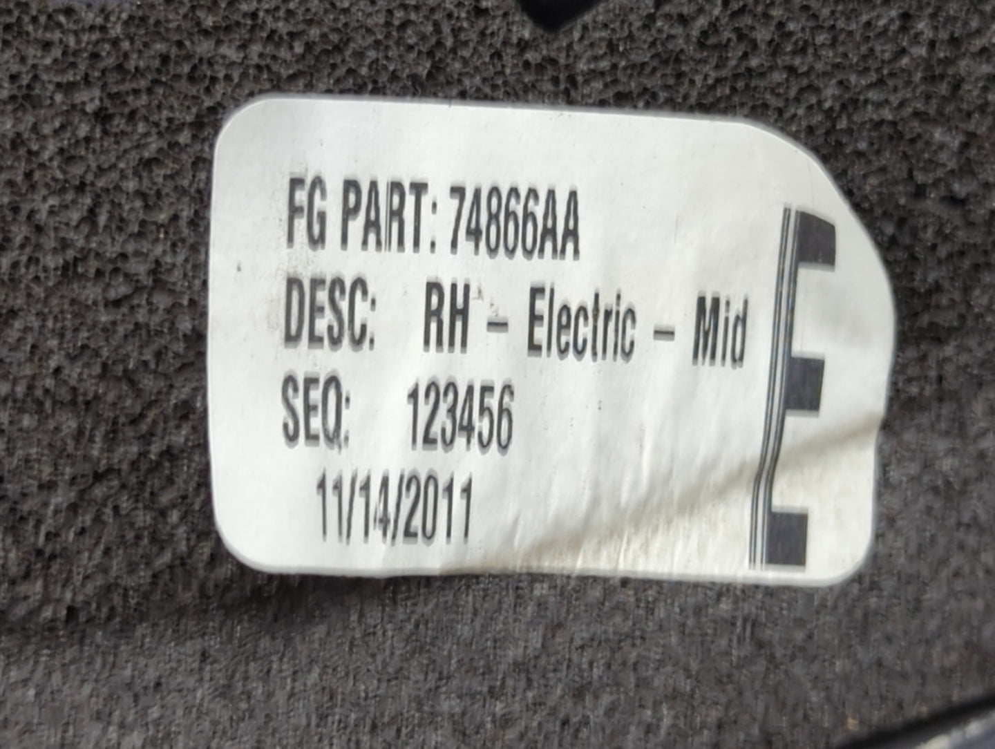 2011-2012 Toyota Sienna Passenger Side View Mirror - Right Door Mirror OEM Used - Oemusedautoparts1.com