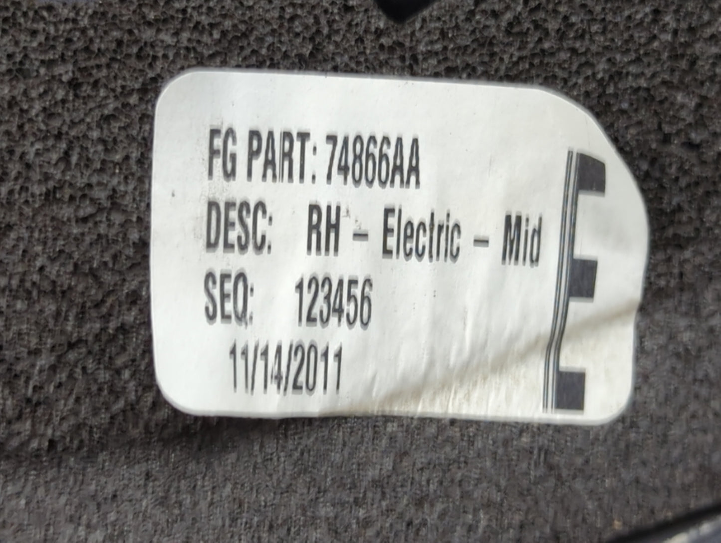 2011-2012 Toyota Sienna Passenger Side View Mirror - Right Door Mirror OEM Used - Oemusedautoparts1.com