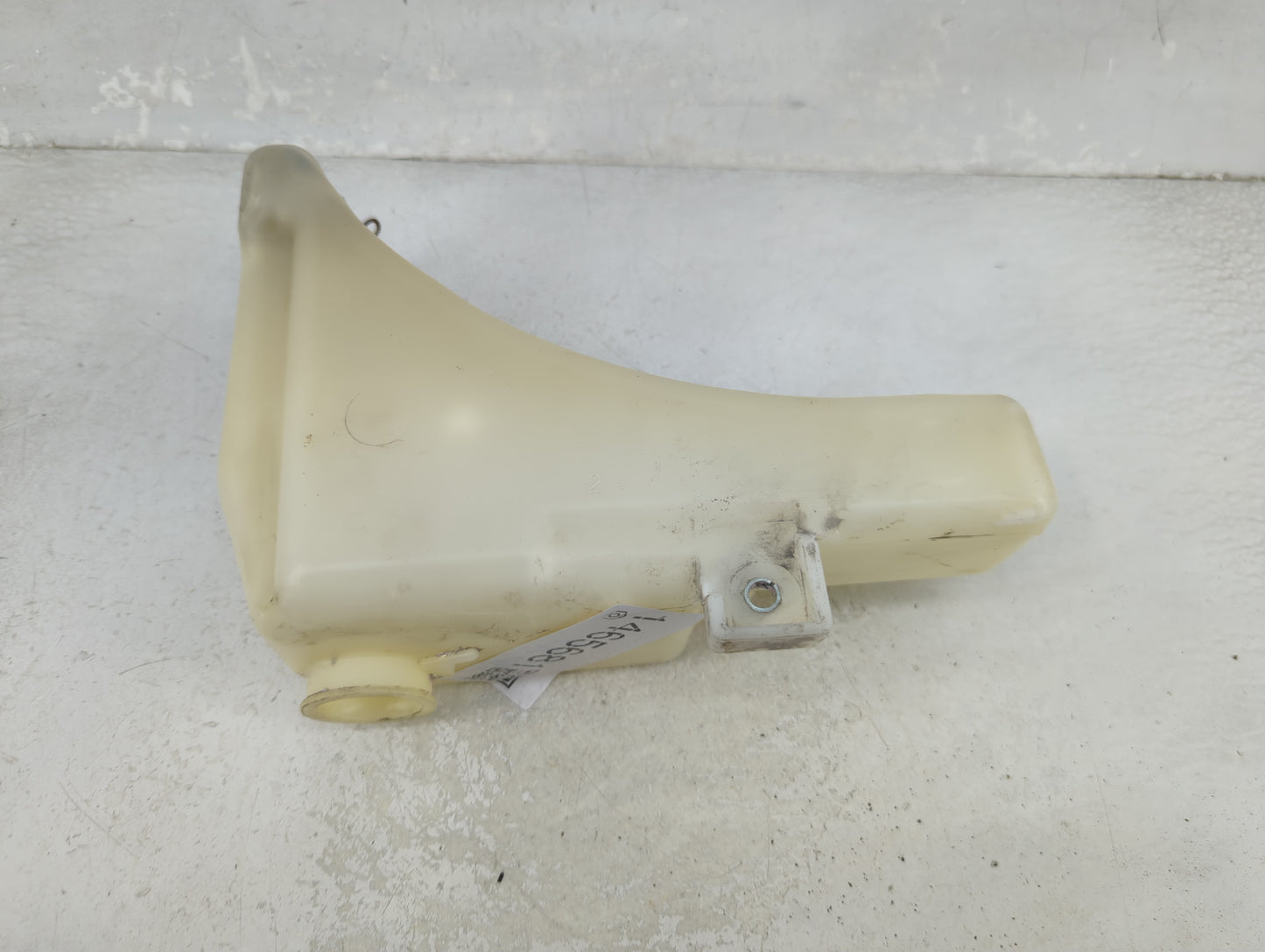 2004-2020 Toyota Sienna Windshield Washer Fluid Reservoir Bottle Oem 1465681 - Oemusedautoparts1.com