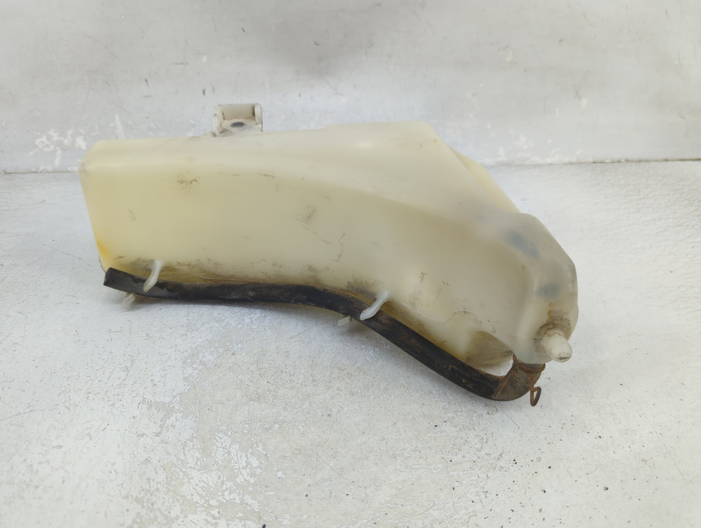 2004-2020 Toyota Sienna Windshield Washer Fluid Reservoir Bottle Oem 1465681 - Oemusedautoparts1.com