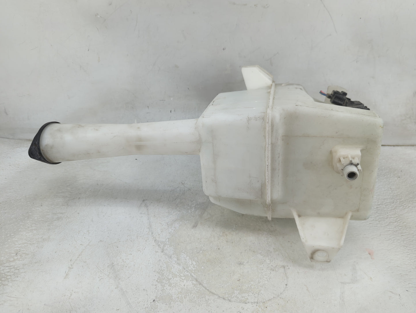 2004-2020 Toyota Sienna Windshield Washer Fluid Reservoir Bottle Oem 1465692 - Oemusedautoparts1.com