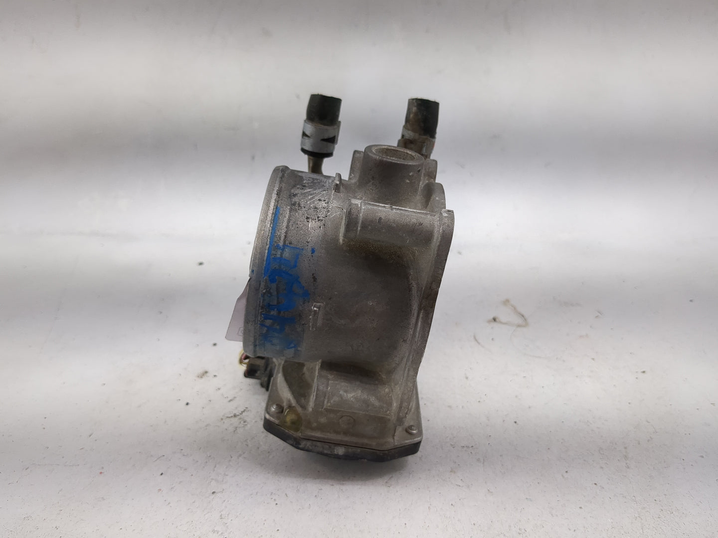 2007-2016 Toyota Sienna Throttle Body P/N:22030-0P050 Fits OEM Used Auto Parts - Oemusedautoparts1.com