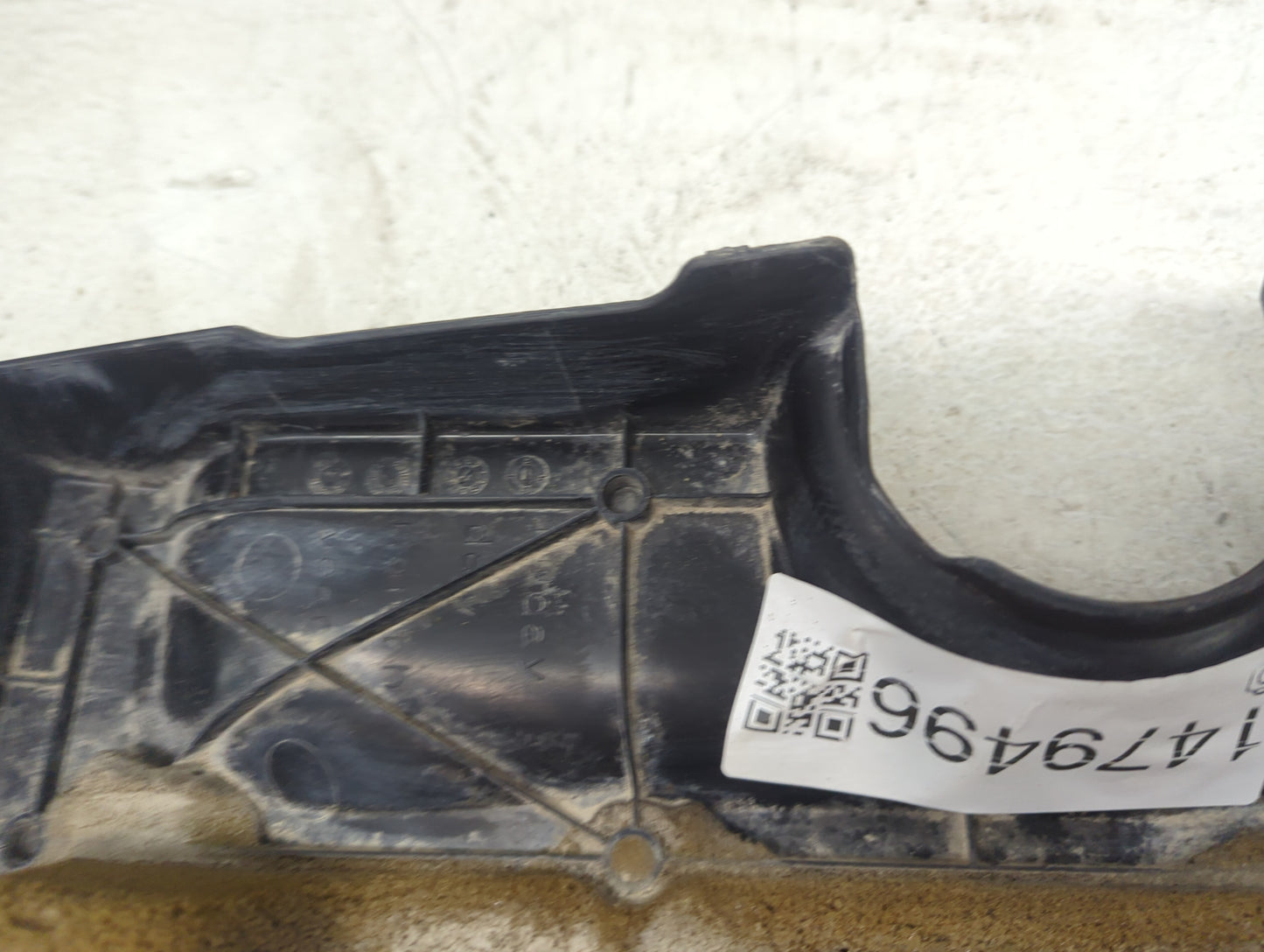 2012 Toyota Sienna Engine Cover Black - Oemusedautoparts1.com