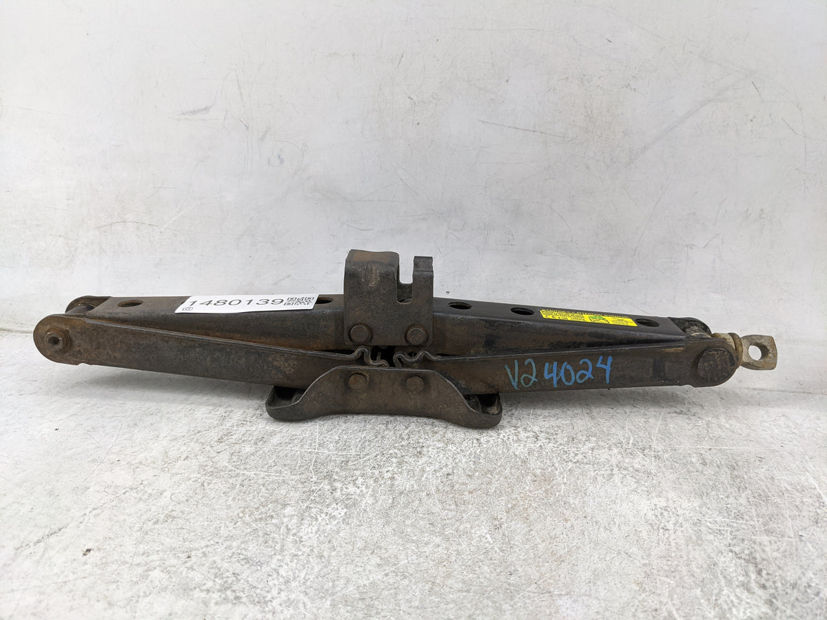 2012 Toyota Sienna Spare Scissor Car Jack - Oemusedautoparts1.com