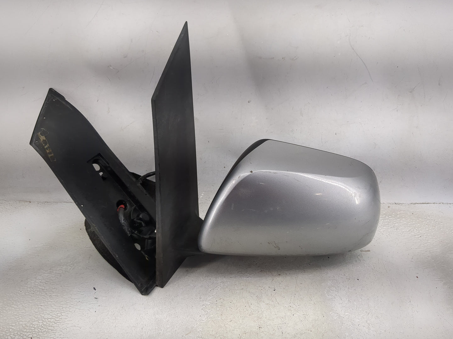 2011-2012 Toyota Sienna Driver Side View Mirror - Left Door Mirror OEM Used - Oemusedautoparts1.com