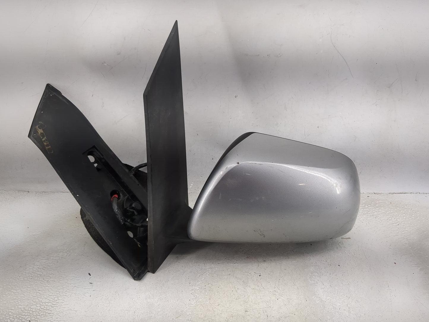 2011-2012 Toyota Sienna Driver Side View Mirror - Left Door Mirror OEM Used - Oemusedautoparts1.com