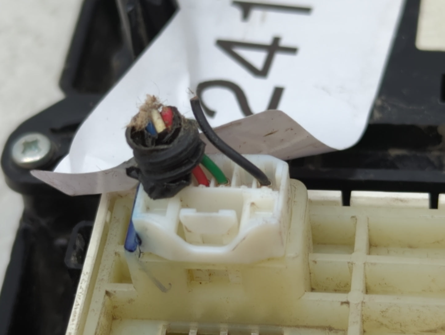 2011-2014 Toyota Sienna Information Display Screen - Oemusedautoparts1.com