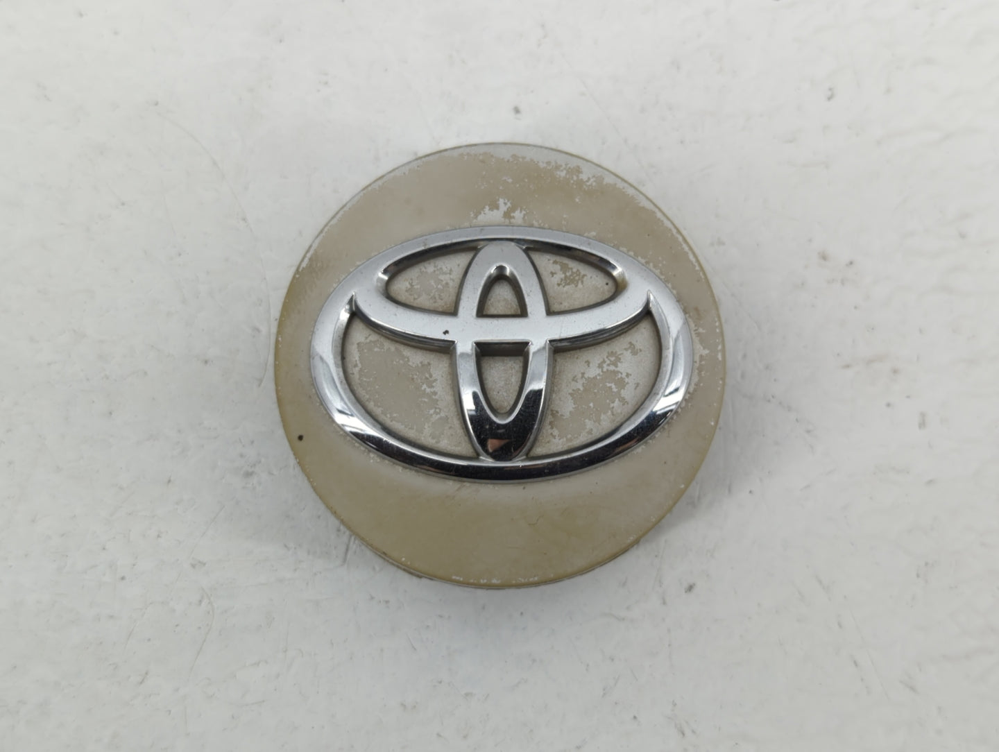 2012 Toyota Sienna Rim Wheel Center Cap 462257 - Oemusedautoparts1.com