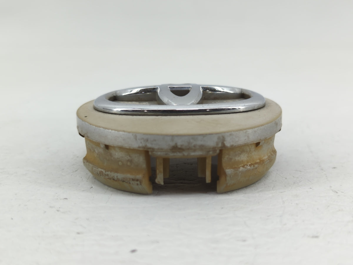 2012 Toyota Sienna Rim Wheel Center Cap 462257 - Oemusedautoparts1.com