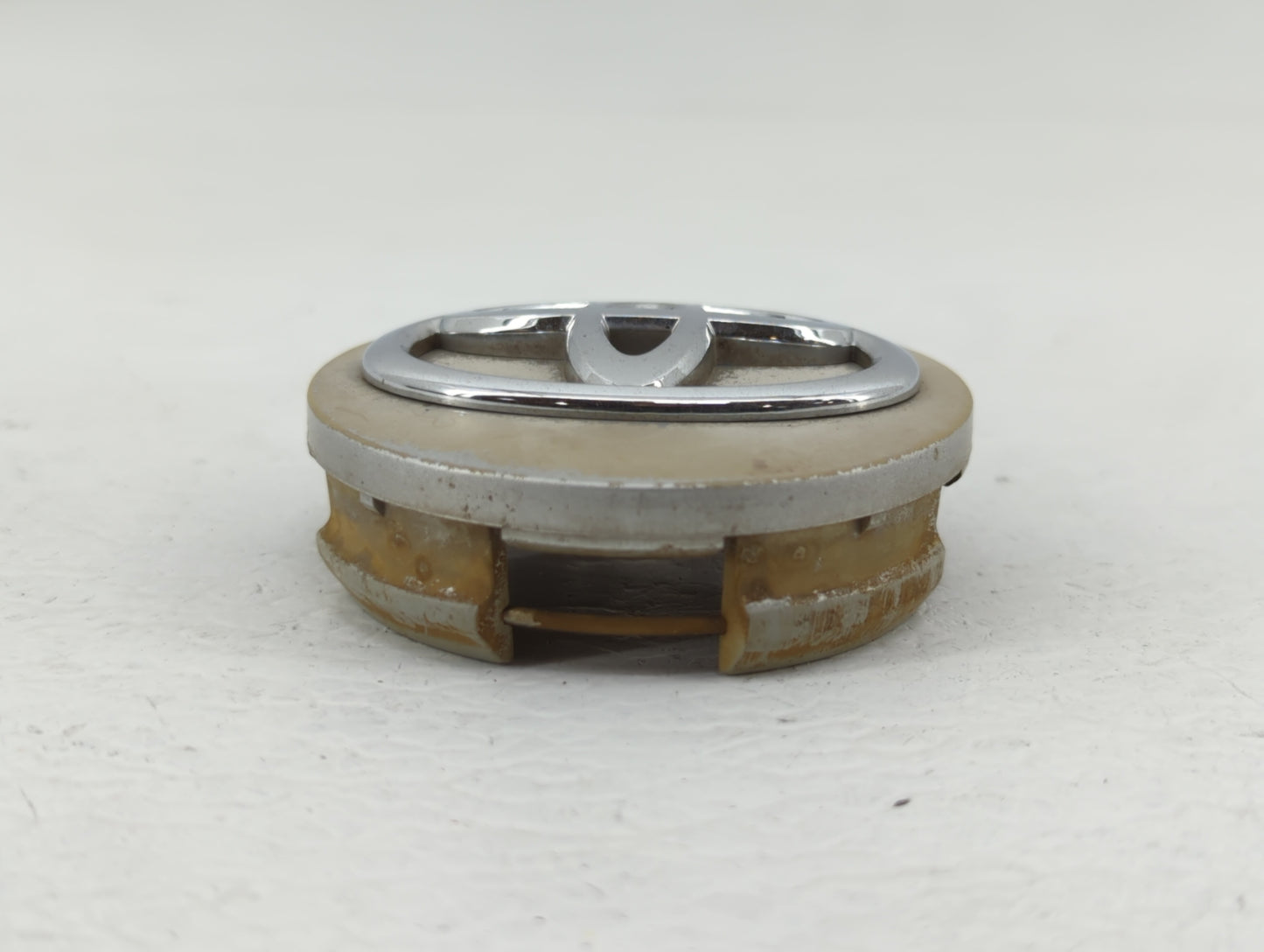2012 Toyota Sienna Rim Wheel Center Cap 462260 - Oemusedautoparts1.com