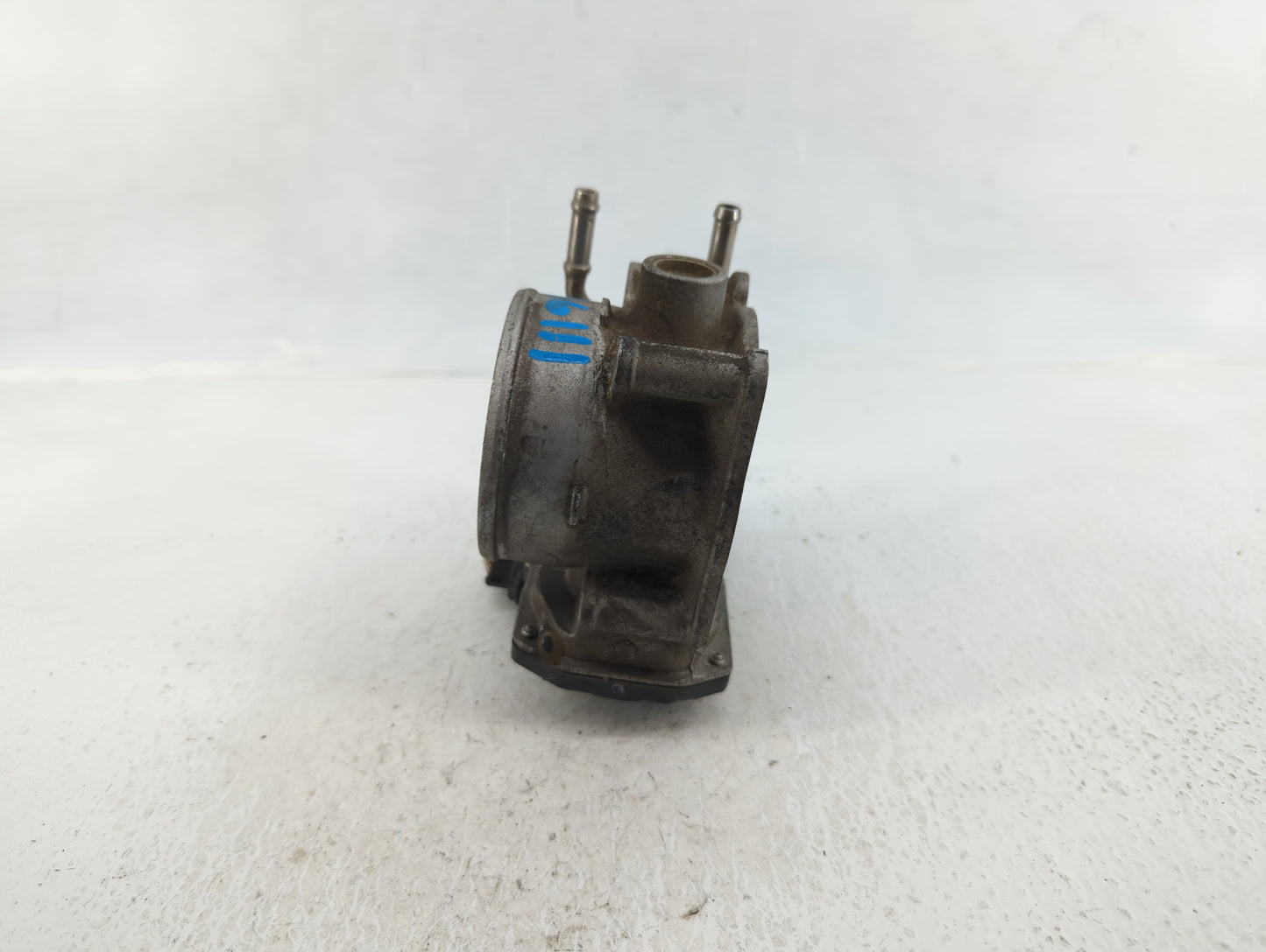 2007-2016 Toyota Sienna Throttle Body P/N:22030-0P050 Fits OEM Used Auto Parts - Oemusedautoparts1.com