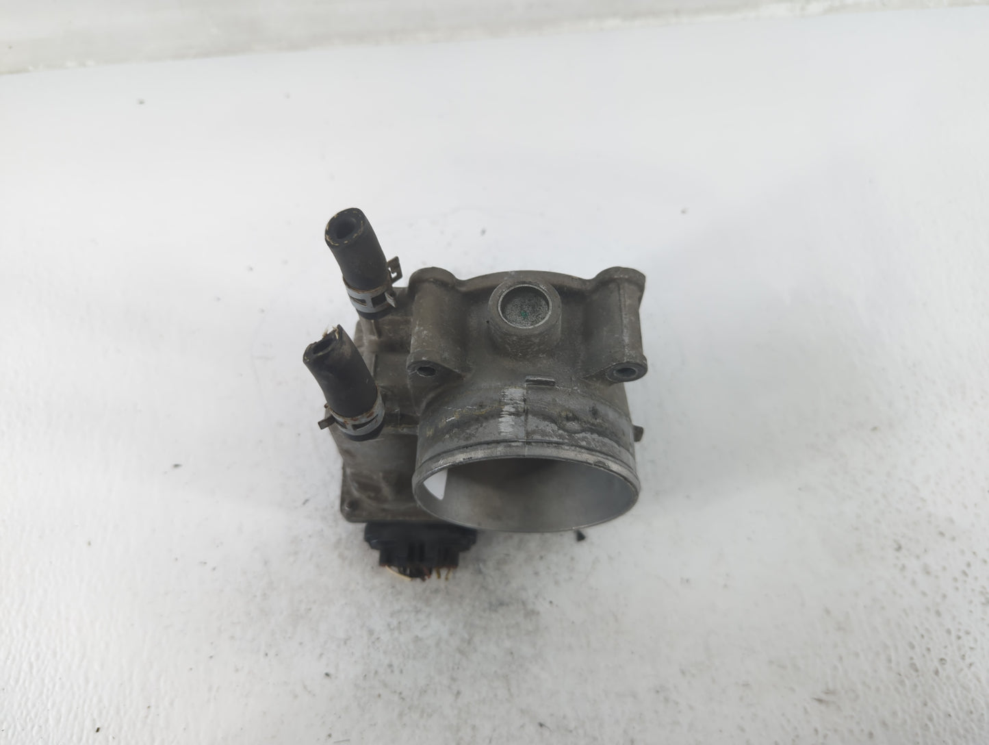 2007-2016 Toyota Sienna Throttle Body P/N:22030-0P050 Fits OEM Used Auto Parts - Oemusedautoparts1.com