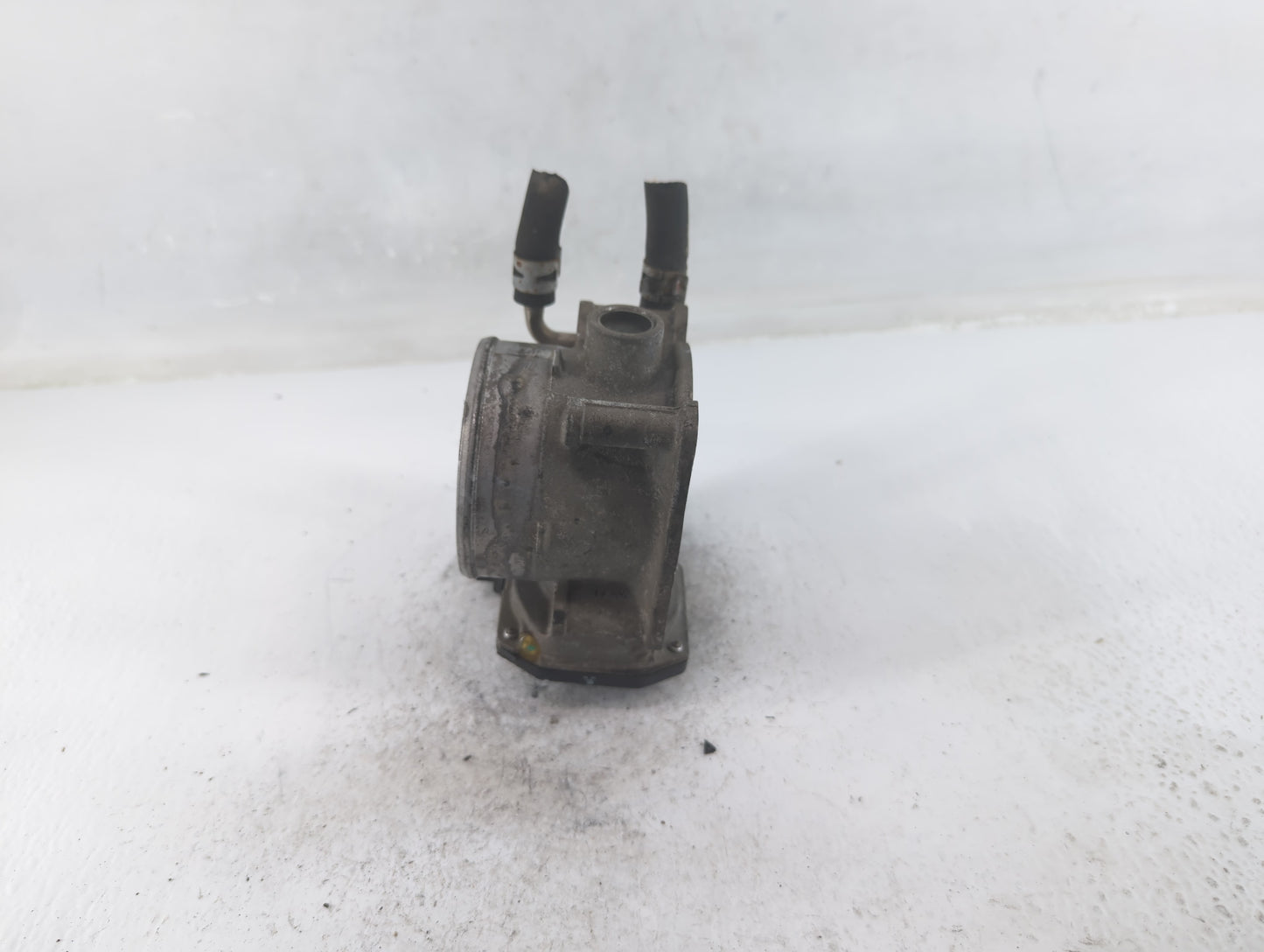 2007-2016 Toyota Sienna Throttle Body P/N:22030-0P050 Fits OEM Used Auto Parts - Oemusedautoparts1.com