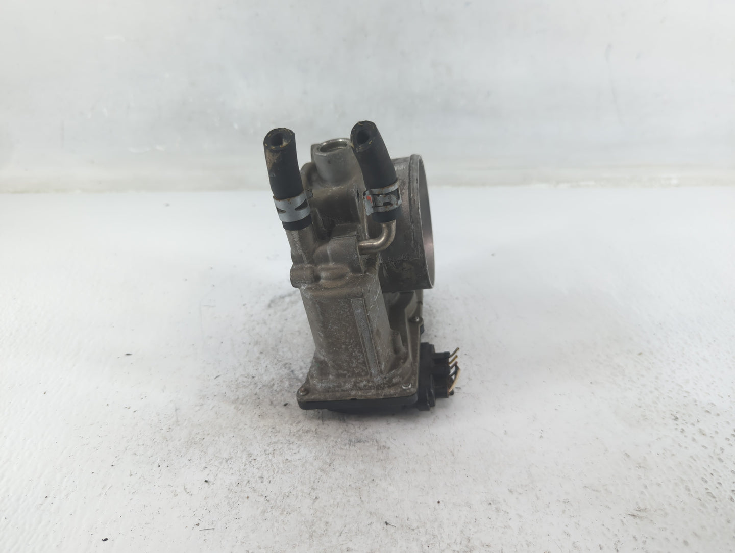 2007-2016 Toyota Sienna Throttle Body P/N:22030-0P050 Fits OEM Used Auto Parts - Oemusedautoparts1.com