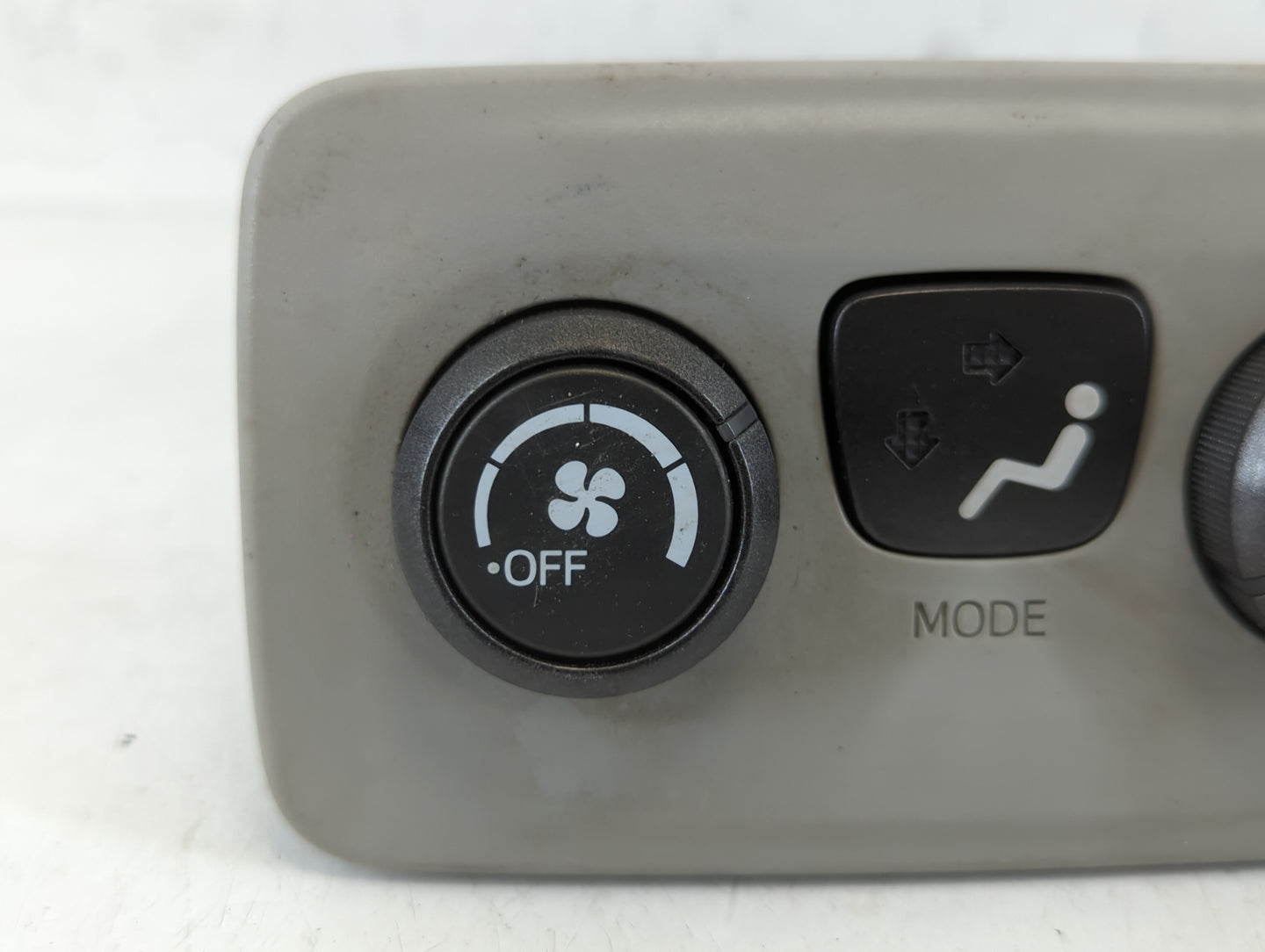2011-2014 Toyota Sienna Climate Control Module Temperature AC/Heater Replacement P/N:75D913 PA6-GF30 Fits Fits 2011 2012 201