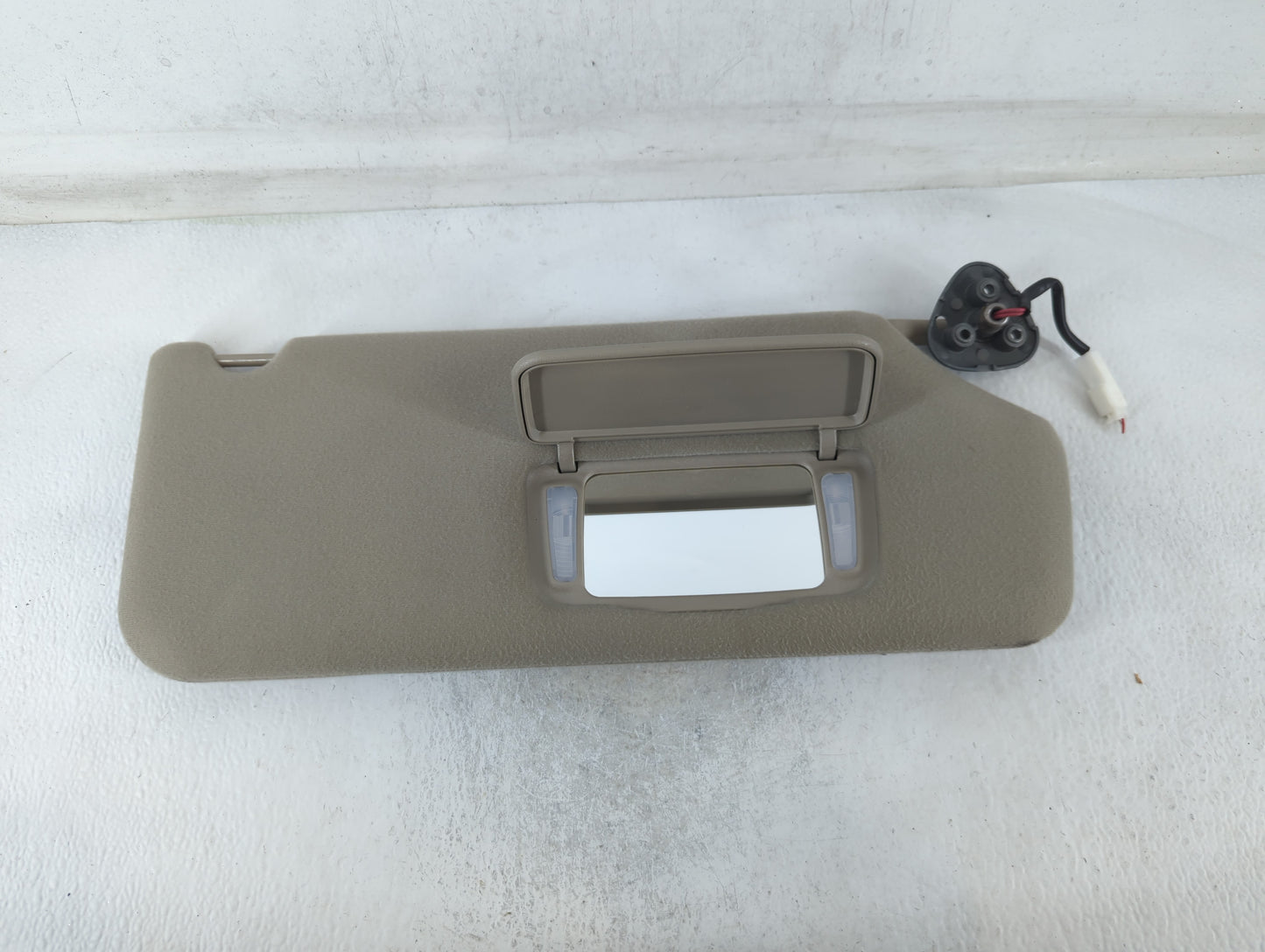 2011-2014 Toyota Sienna Sun Visor Shade Replacement Passenger Right Mirror Fits Fits 2011 2012 2013 2014 OEM Used Auto Parts