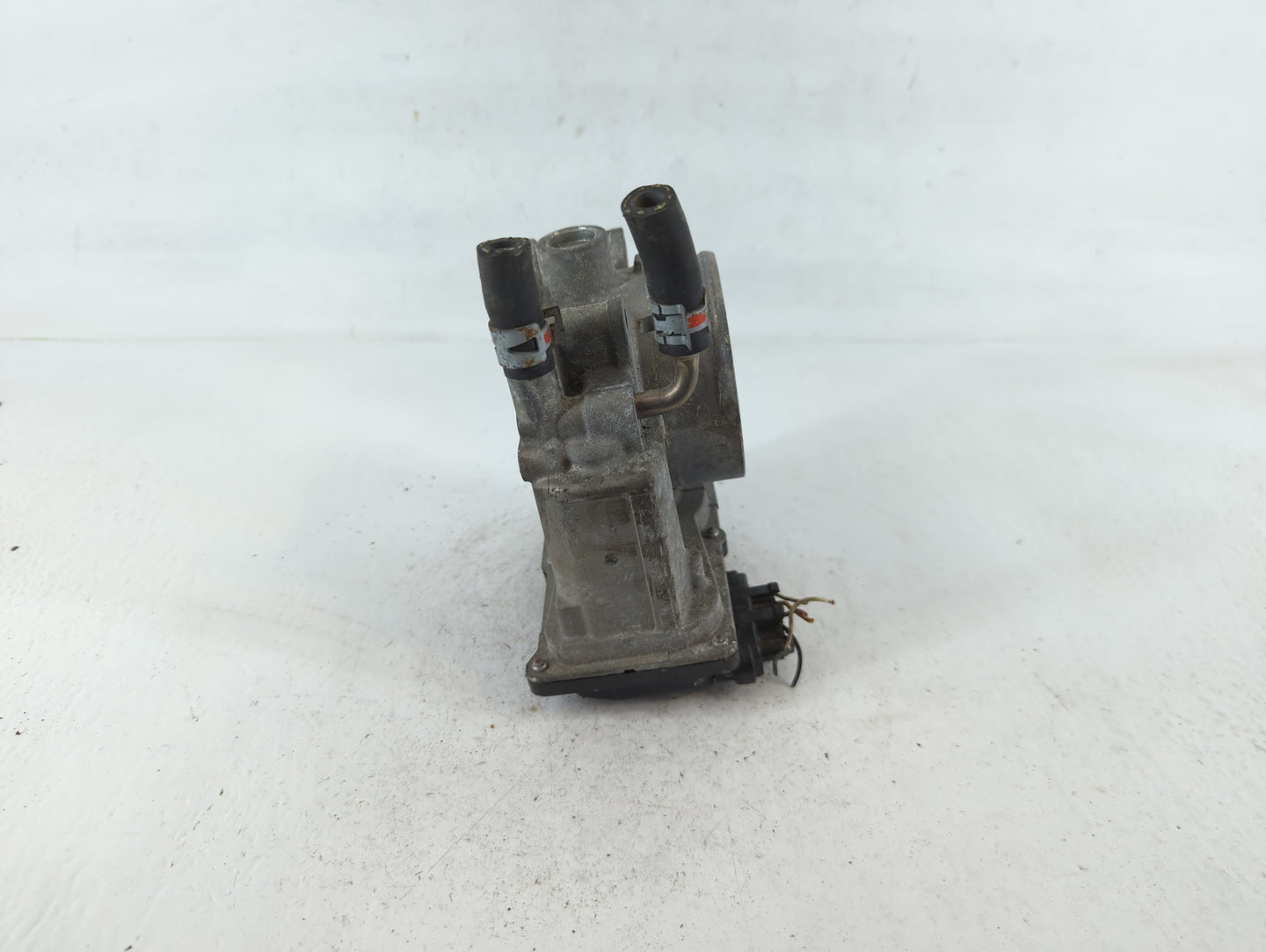 2007-2016 Toyota Sienna Throttle Body P/N:22030-0P050 Fits OEM Used Auto Parts - Oemusedautoparts1.com