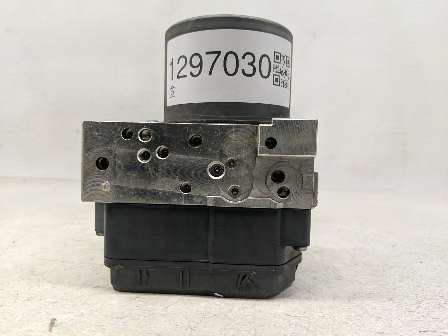 2012-2015 Toyota Tacoma ABS Pump Control Module Replacement P/N:44050-04103 Fits Fits 2012 2013 2014 2015 OEM Used Auto Part