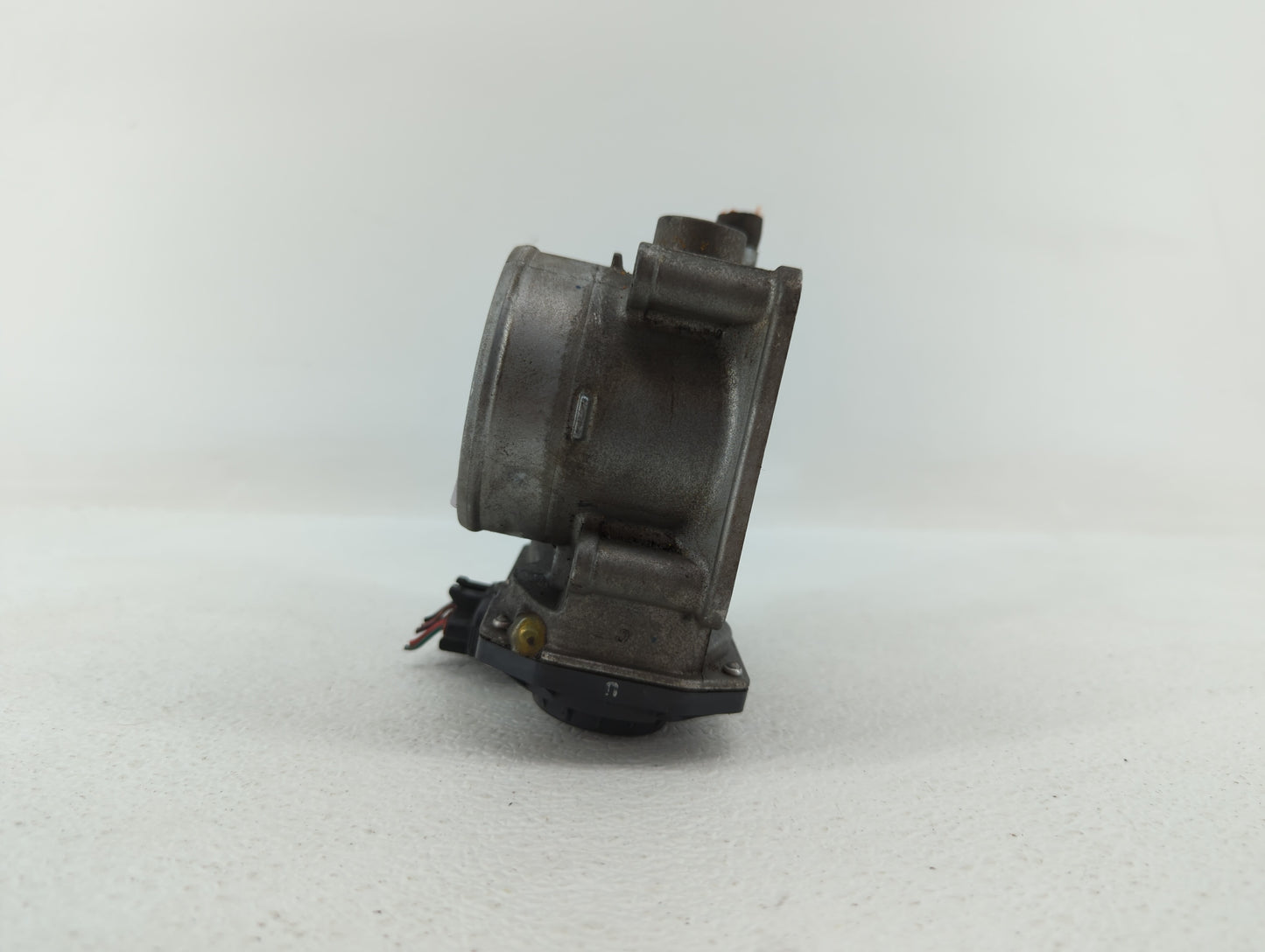 2005-2015 Toyota Tacoma Throttle Body P/N:22030-0P010 22030-31010 Fits OEM Used Auto Parts - Oemusedautoparts1.com