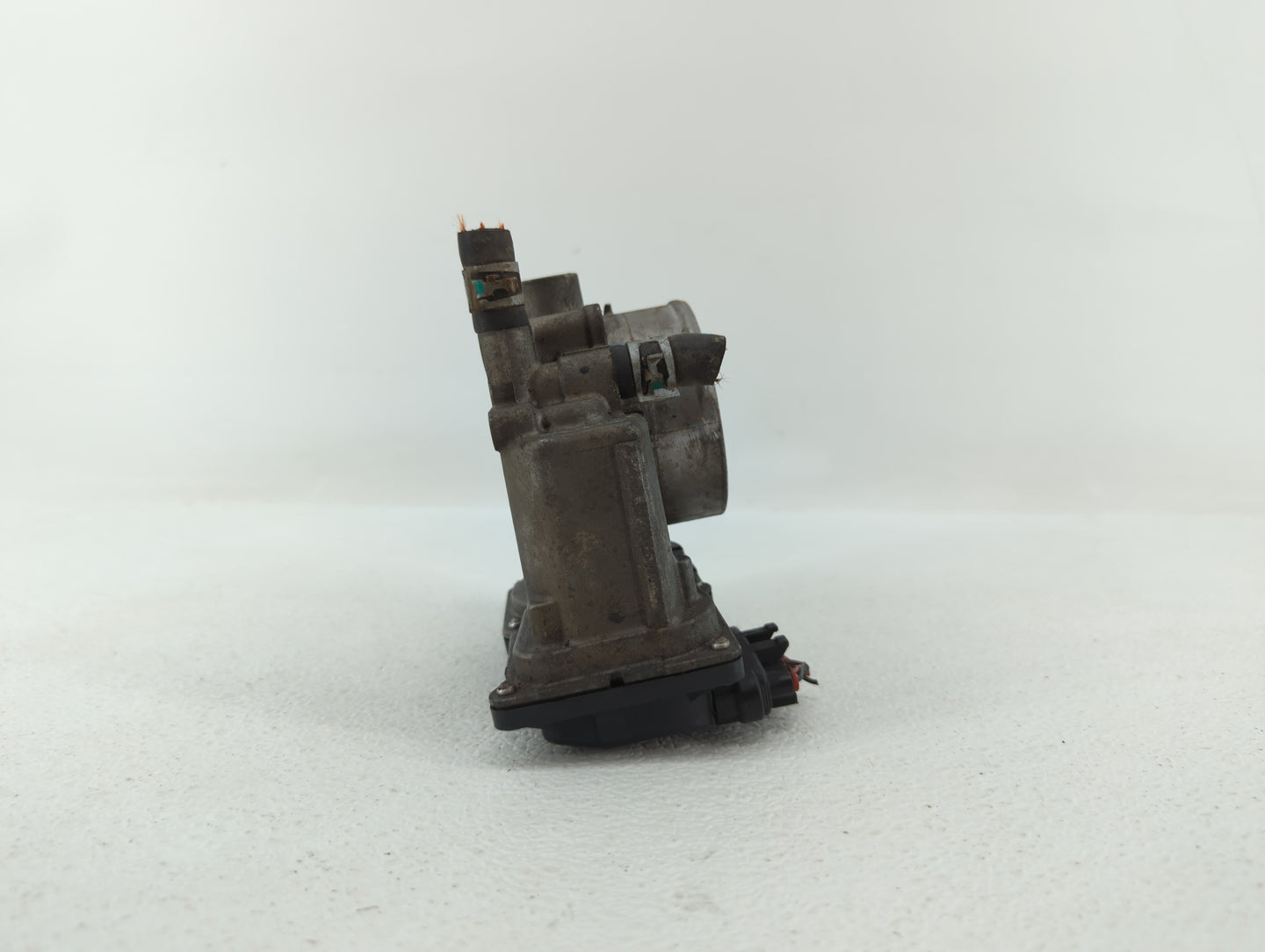 2005-2015 Toyota Tacoma Throttle Body P/N:22030-0P010 22030-31010 Fits OEM Used Auto Parts - Oemusedautoparts1.com