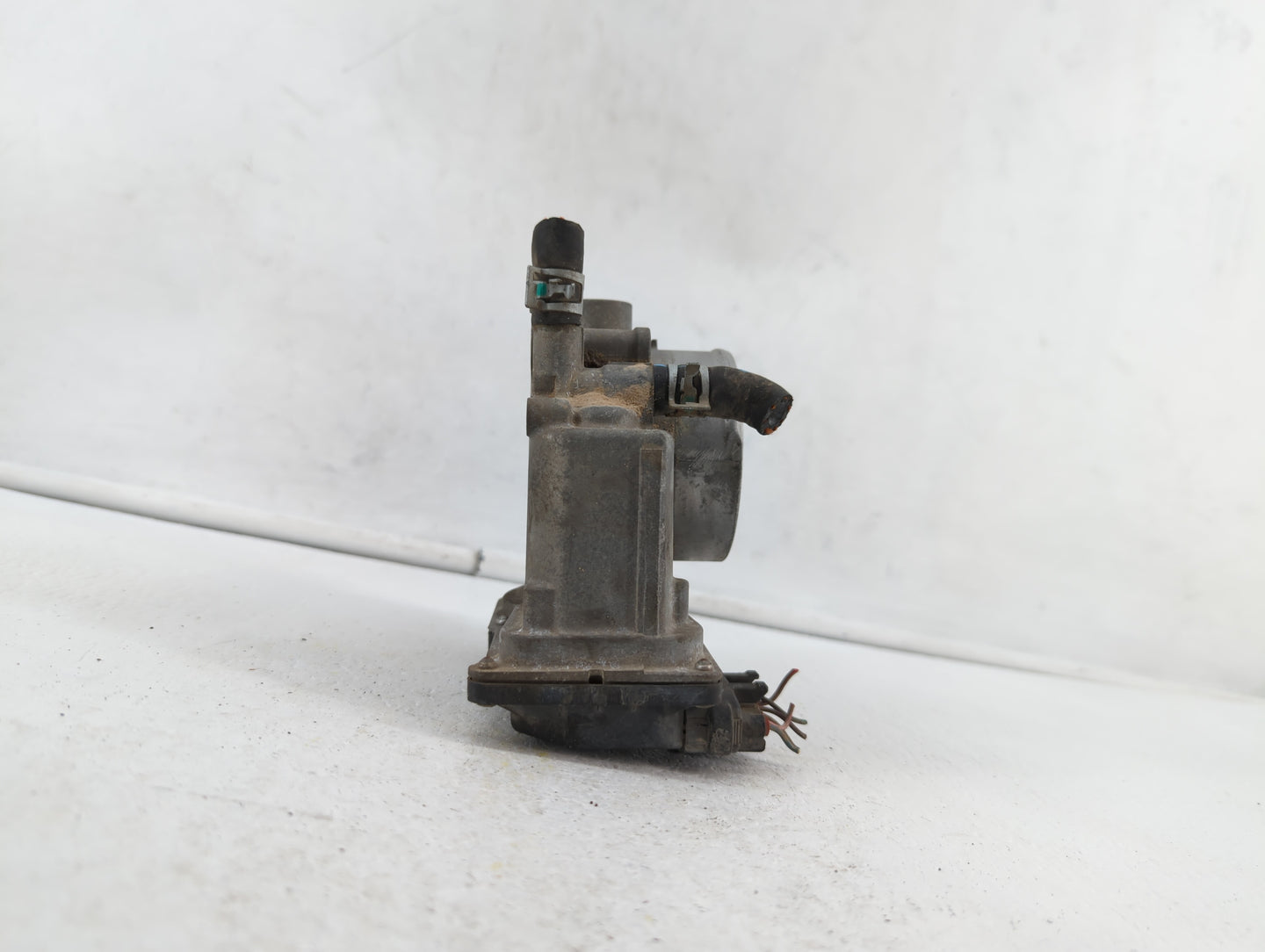 2005-2015 Toyota Tacoma Throttle Body P/N:22030-0P010 22030-31010 Fits OEM Used Auto Parts - Oemusedautoparts1.com