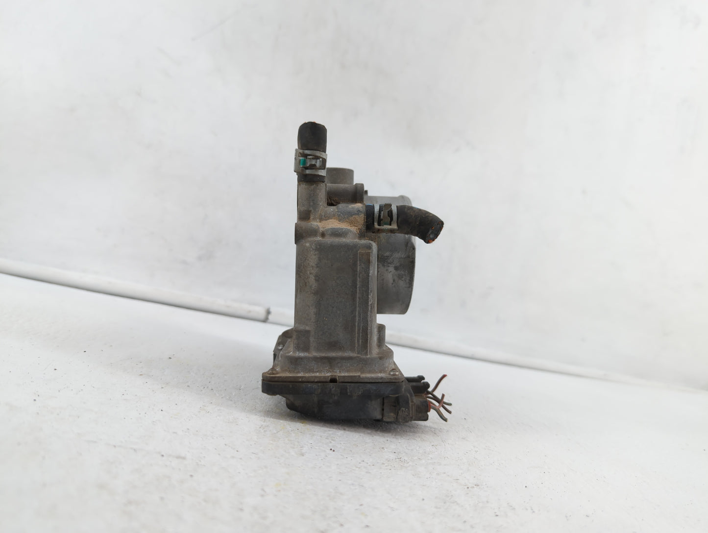 2005-2015 Toyota Tacoma Throttle Body P/N:22030-0P010 22030-31010 Fits OEM Used Auto Parts - Oemusedautoparts1.com