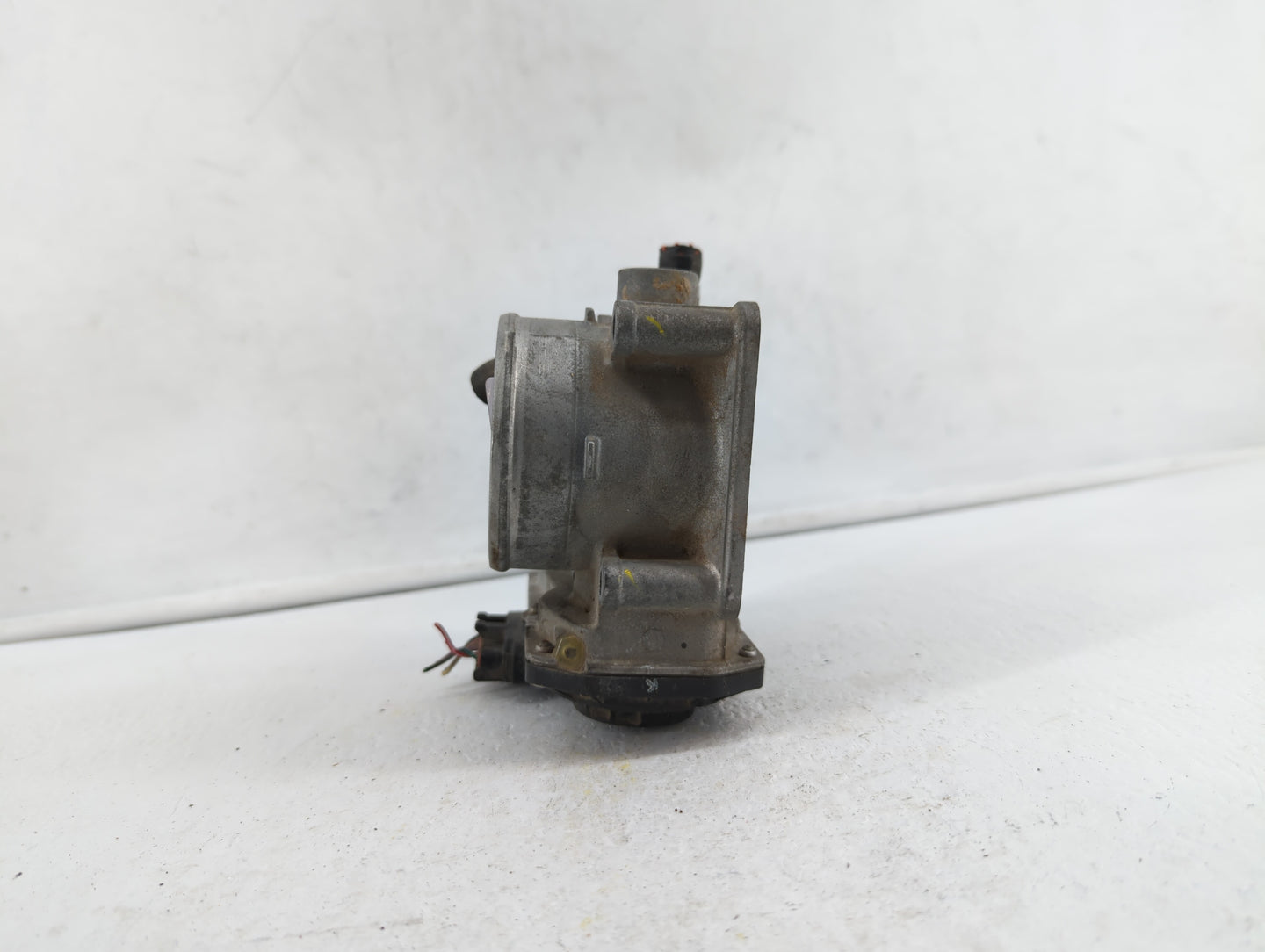 2005-2015 Toyota Tacoma Throttle Body P/N:22030-0P010 22030-31010 Fits OEM Used Auto Parts - Oemusedautoparts1.com