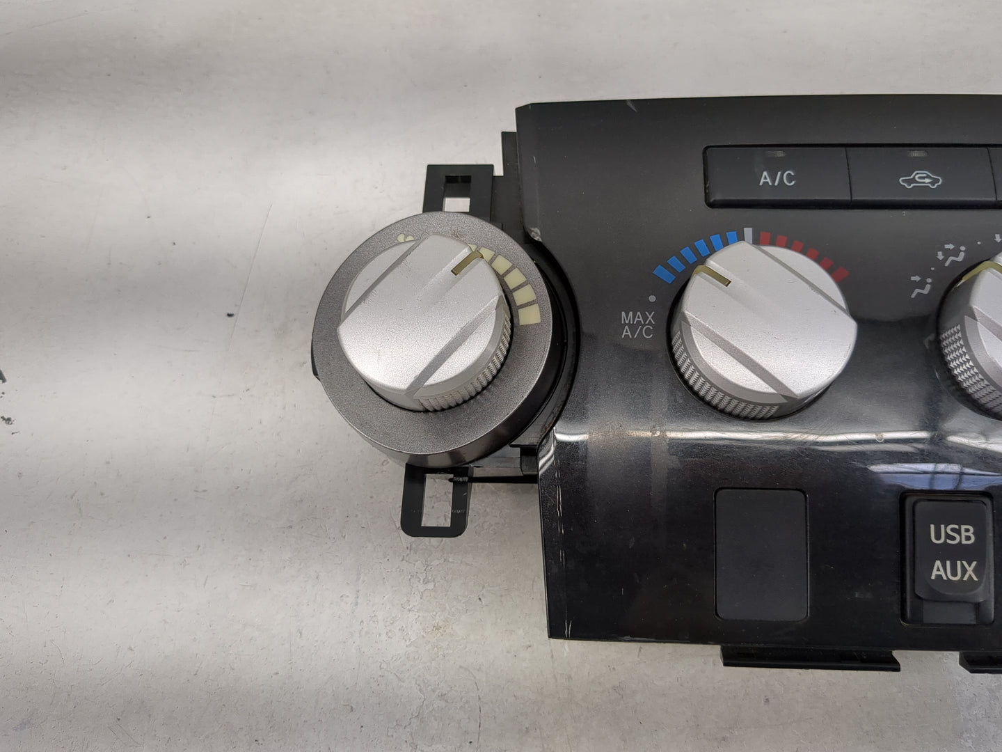 2010-2013 Toyota Tundra Climate Control Module Temperature AC/Heater Replacement P/N:94010-0CC62 MX237000-4082 Fits OEM Used