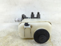 2007-2021 Toyota Tundra Brake Master Cylinder 1496743 - Oemusedautoparts1.com
