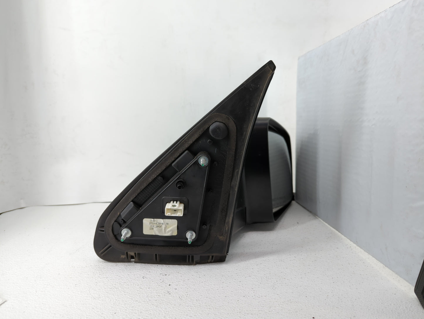 2012-2013 Toyota Tundra Driver Side View Mirror - Left Door Mirror OEM Used - Oemusedautoparts1.com