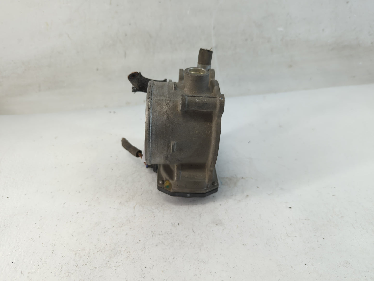 2010-2019 Toyota Tundra Throttle Body P/N:22030-0S021 Fits Fits 2010 2011 2012 2013 2014 2015 2016 2017 2018 2019 2020 OEM U