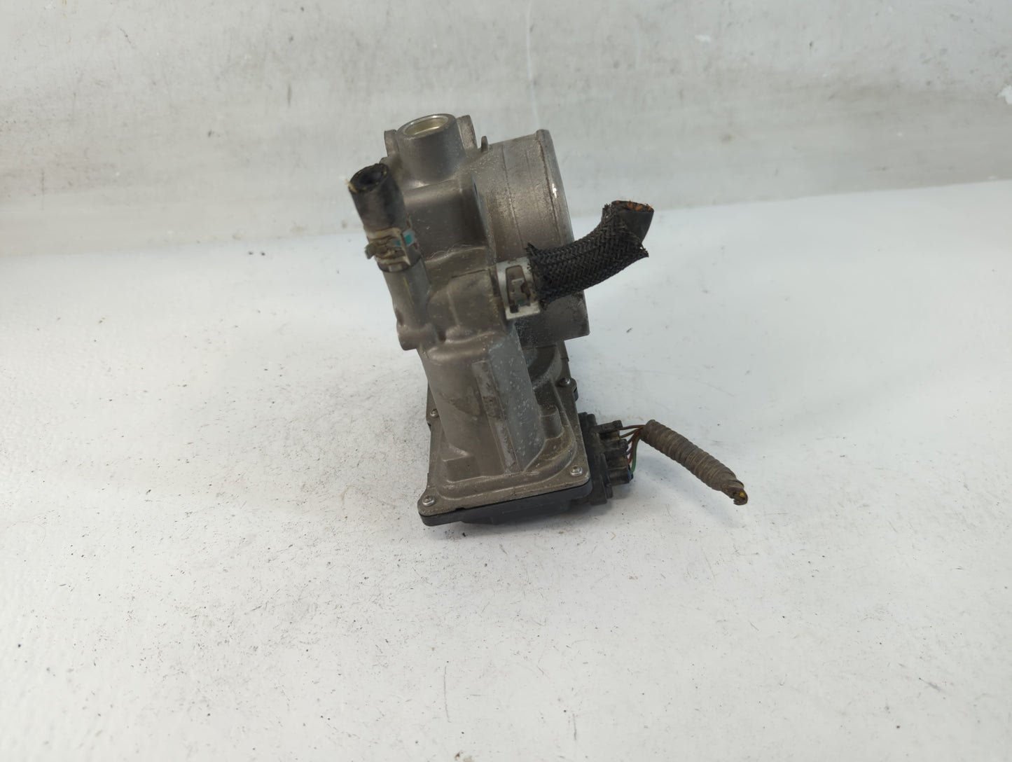 2010-2019 Toyota Tundra Throttle Body P/N:22030-0S021 Fits Fits 2010 2011 2012 2013 2014 2015 2016 2017 2018 2019 2020 OEM U