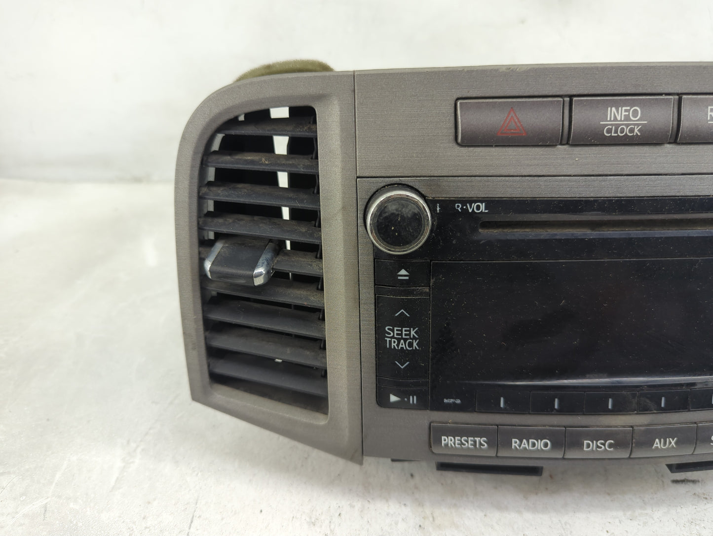 2009-2012 Toyota Venza Radio AM FM Cd Player Receiver Replacement P/N:86120-0T090 Fits Fits 2009 2010 2011 2012 OEM Used Aut