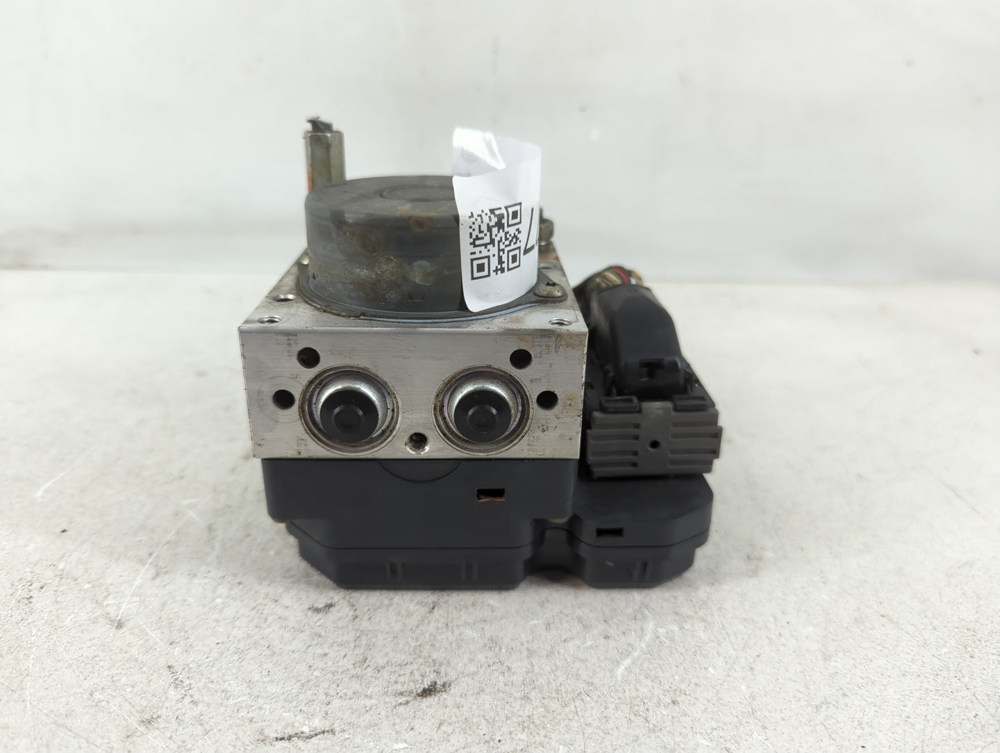 2012 Toyota Yaris ABS Pump Control Module Replacement P/N:89541-52B81 44540-52261 Fits OEM Used Auto Parts - Oemusedautopart