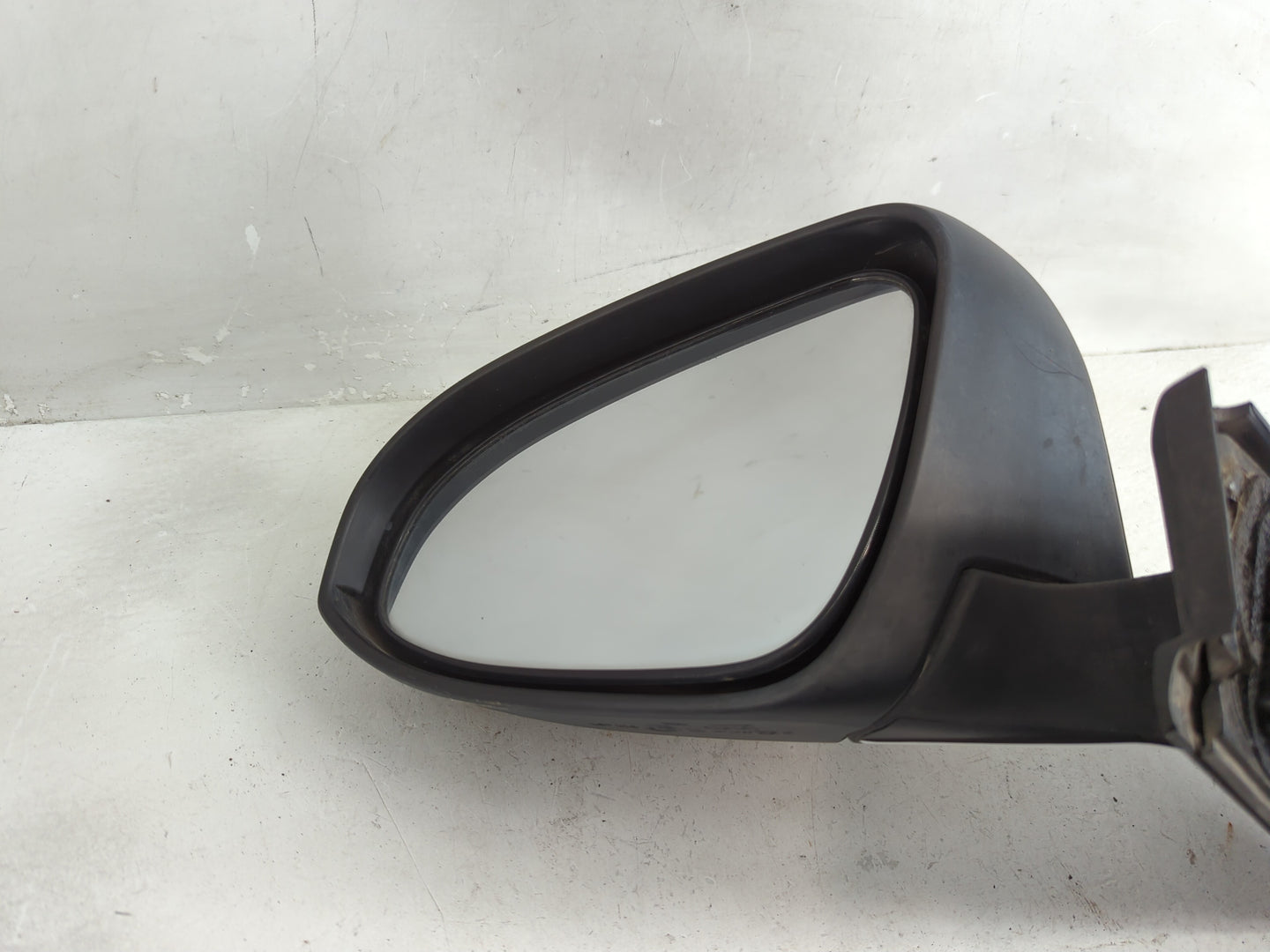 2007-2012 Toyota Yaris Driver Side View Mirror - Left Door Mirror OEM Used - Oemusedautoparts1.com