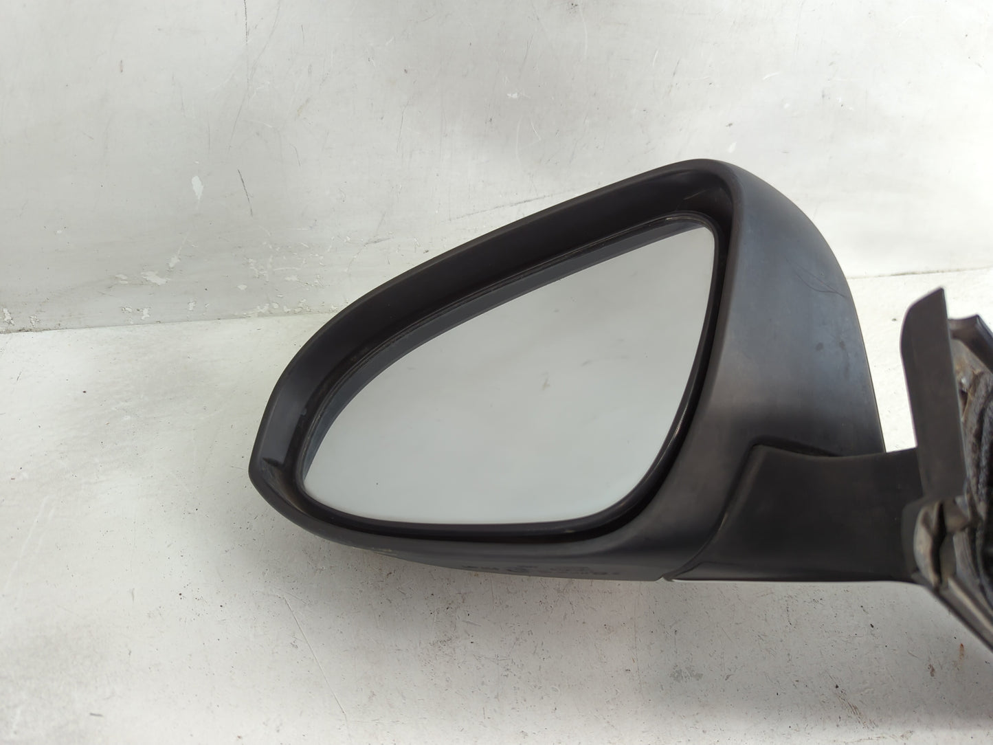 2007-2012 Toyota Yaris Driver Side View Mirror - Left Door Mirror OEM Used - Oemusedautoparts1.com
