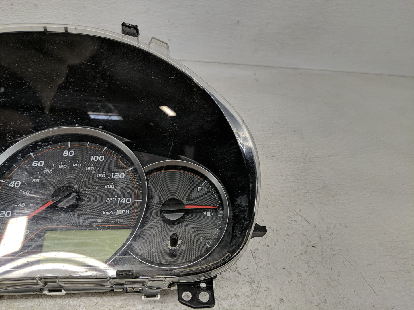 2011-2012 Toyota Yaris Instrument Cluster Speedometer Gauges P/N:157550-5023 83800-5CA60 Fits Fits 2011 2012 OEM Used Auto P