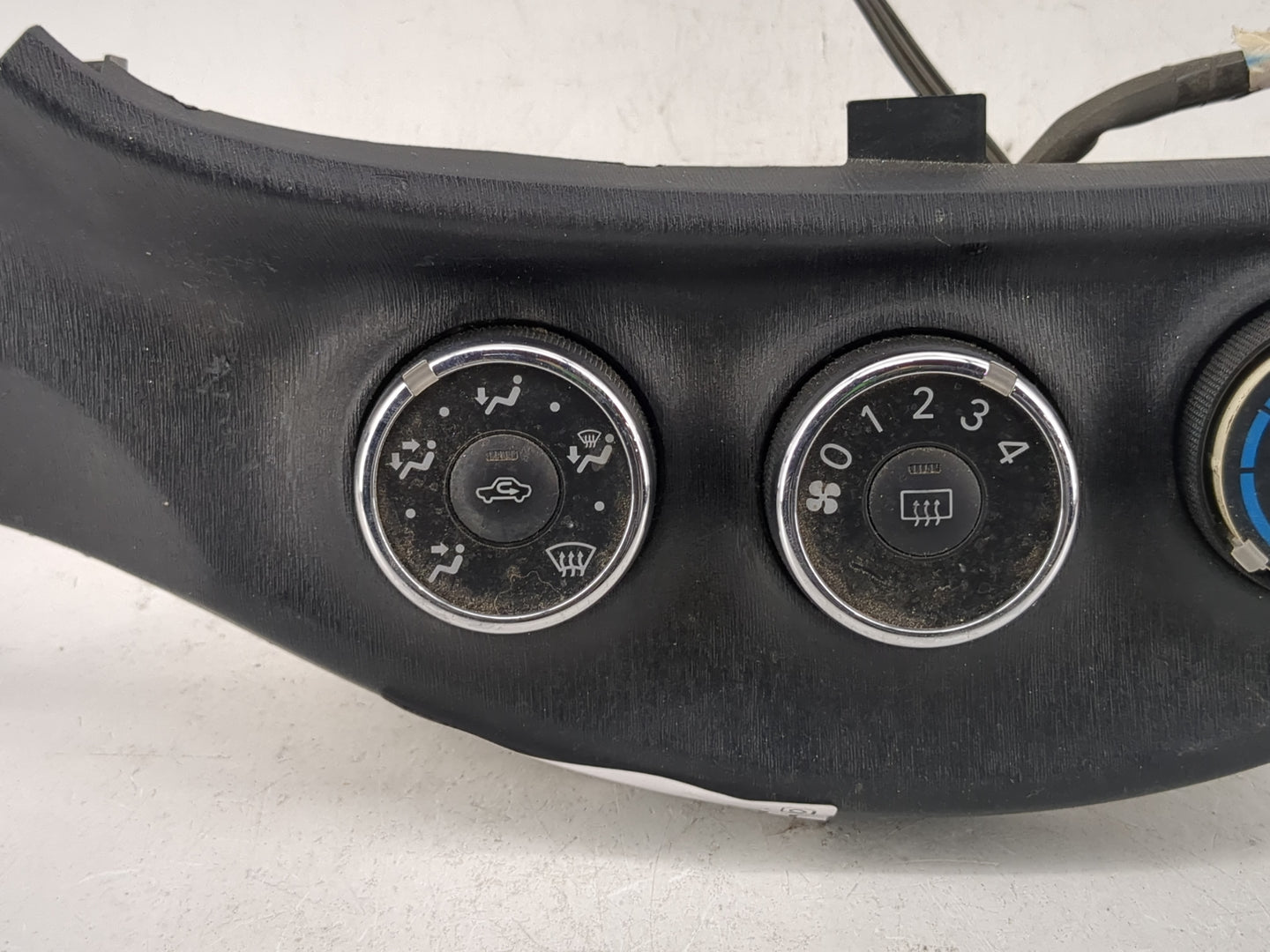 2012 Toyota Yaris Climate Control Module Temperature AC/Heater Replacement P/N:55406-52330 Fits OEM Used Auto Parts - Oemuse