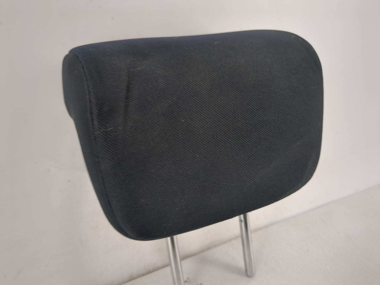 2012 Toyota Yaris Headrest Head Rest Rear Center Seat Fits OEM Used Auto Parts - Oemusedautoparts1.com