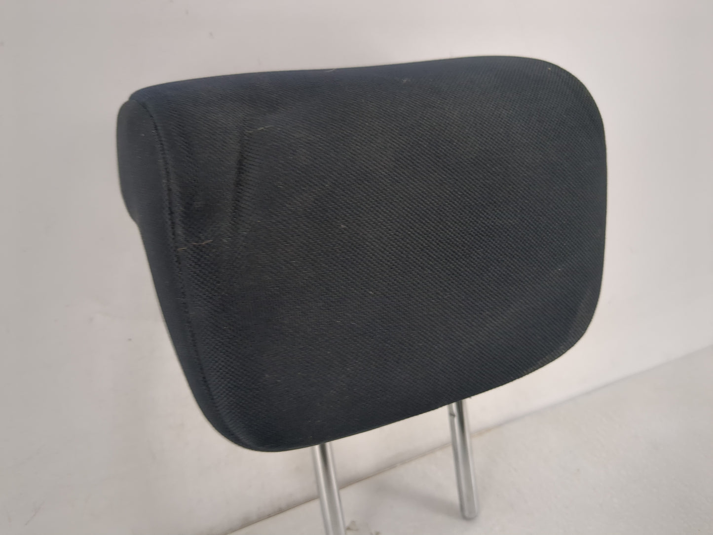2012 Toyota Yaris Headrest Head Rest Rear Center Seat Fits OEM Used Auto Parts - Oemusedautoparts1.com