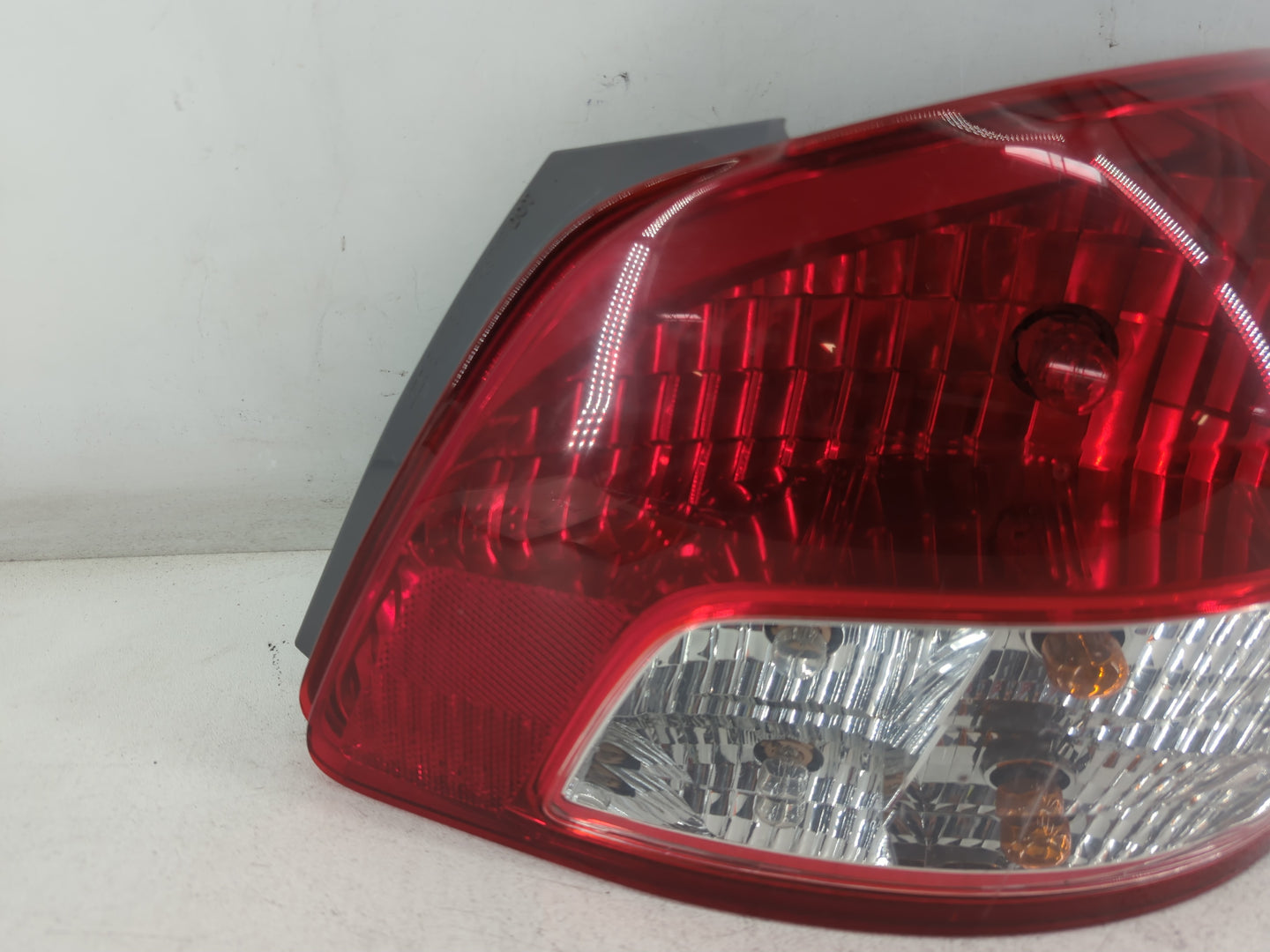 2007-2012 Toyota Yaris Tail Light Assembly Passenger Right OEM Fits Fits 2007 2008 2009 2010 2011 2012 OEM Used Auto Parts -