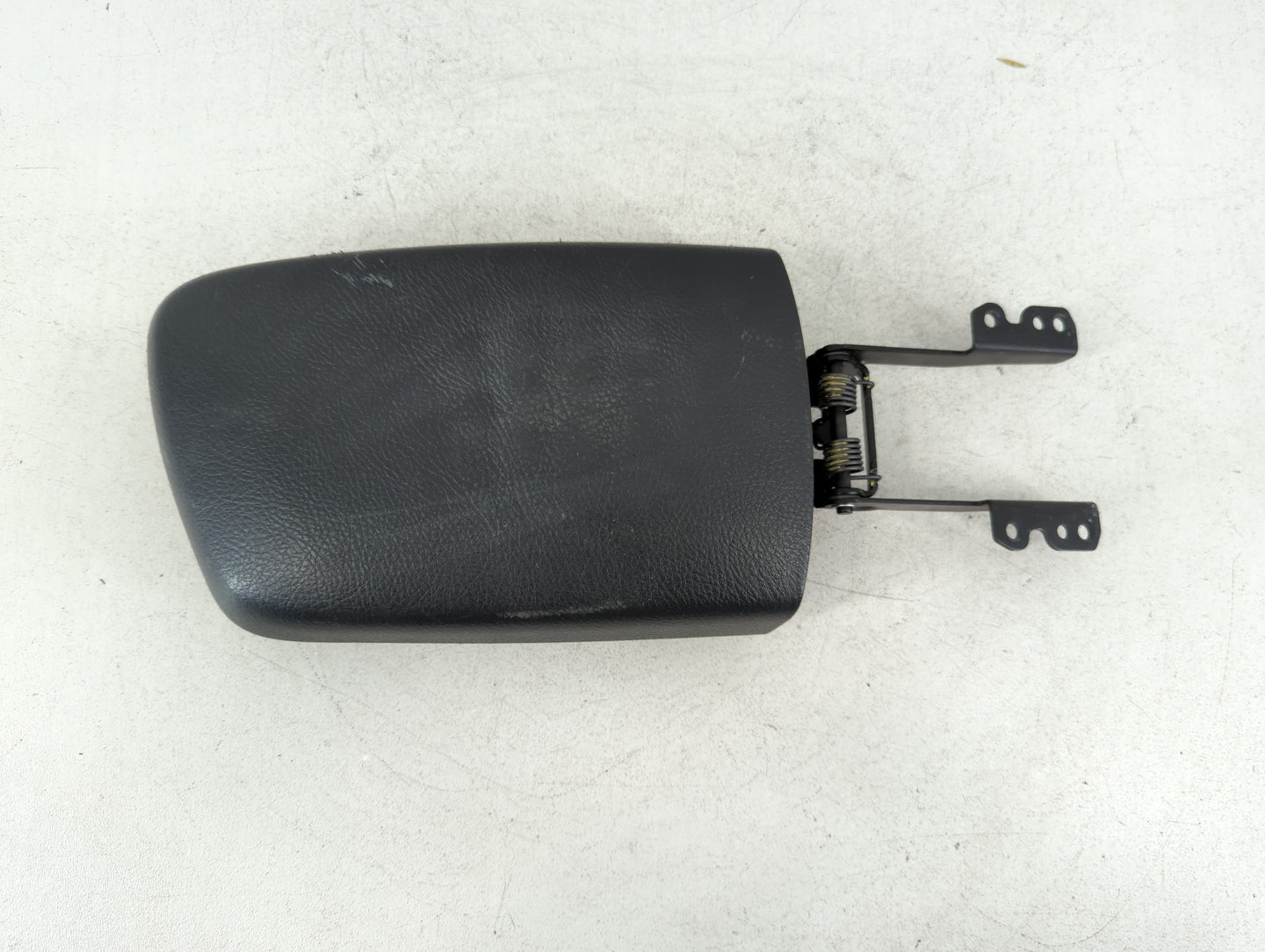 2006-2012 Toyota Yaris Center Console Armrest Cover Lid Fits Fits 2006 2007 2008 2009 2010 2011 2012 OEM Used Auto Parts - O