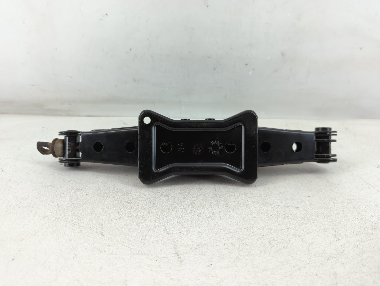 2012 Volkswagen Beetle Spare Scissor Car Jack - Oemusedautoparts1.com